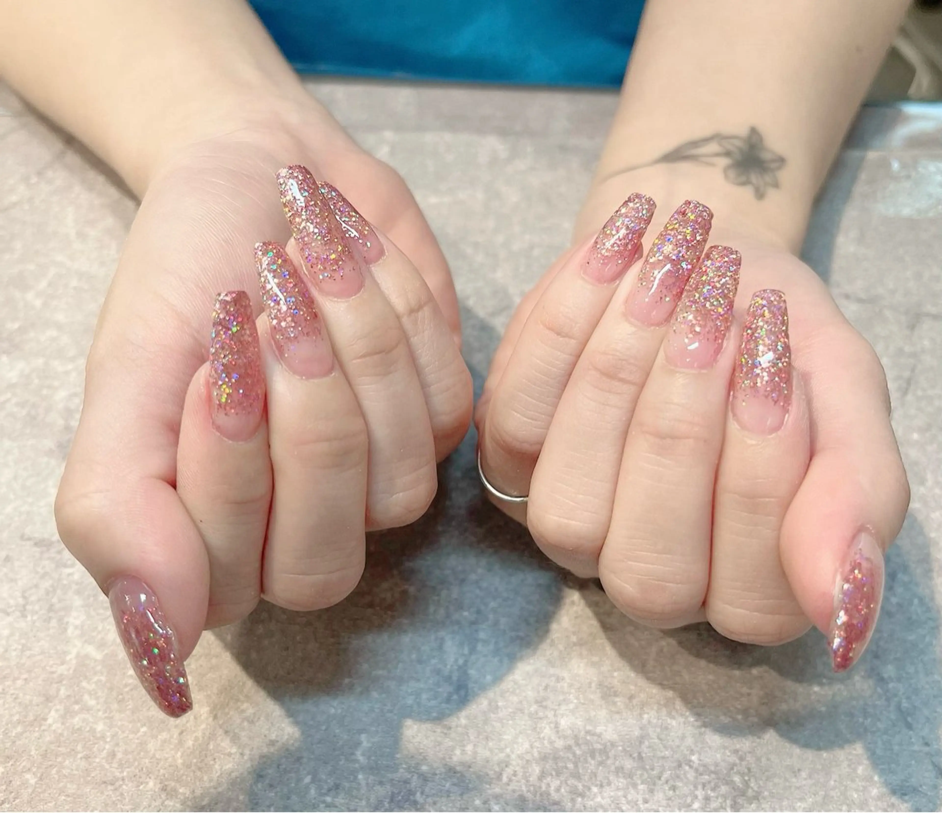 ネイル ラメ(グリッター) ラメグラデーション ロングネイル nail salon kicchiのネイルデザイン