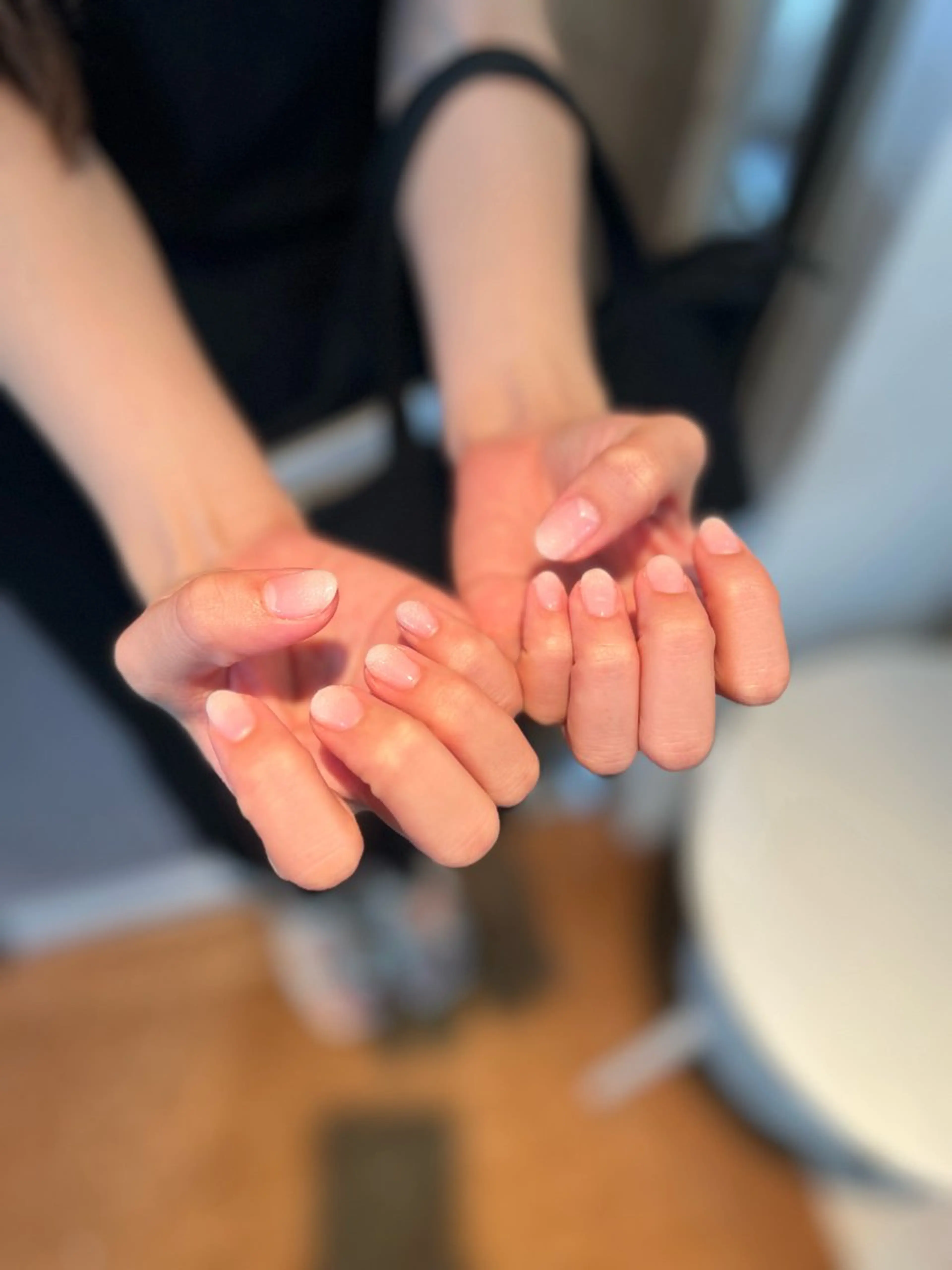 ネイル フラッシュネイル フラワーネイル ゴールド グラデーション ラメ(グリッター) Free's nail Sakiのネイルデザイン