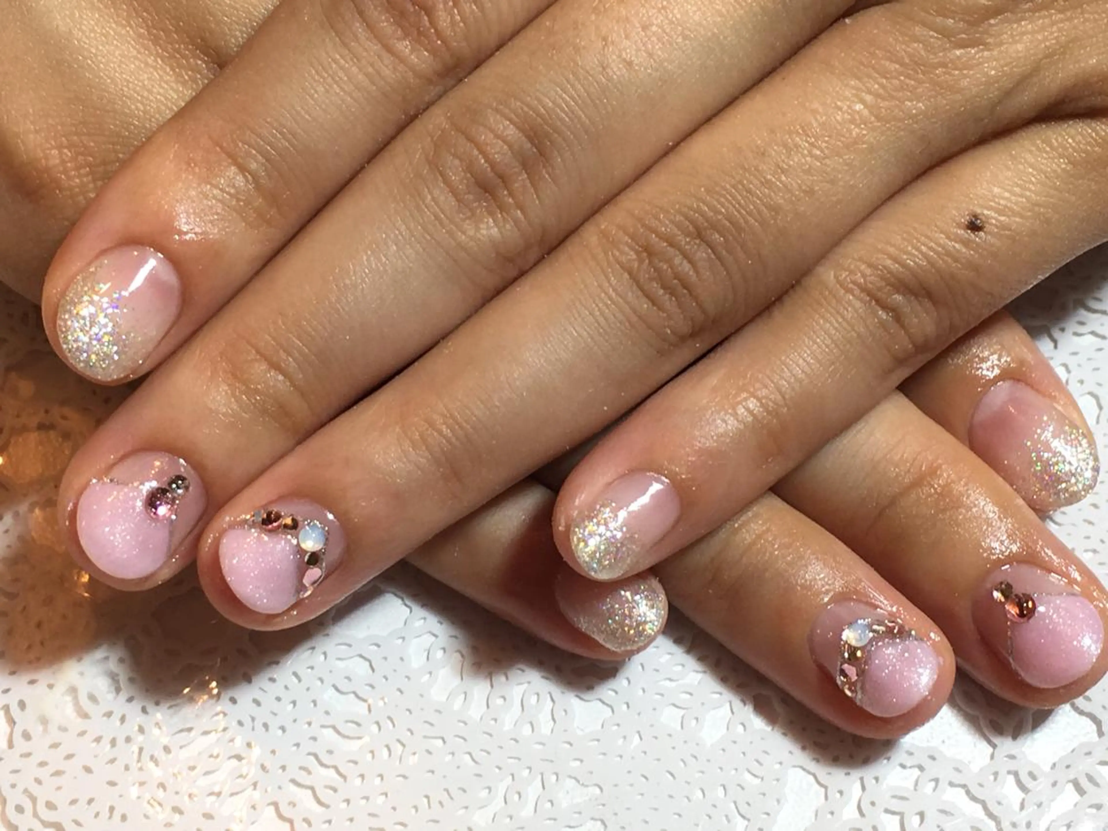 ネイル キラキラネイル ラメ(グリッター) ラメグラデーション ピンク ストーンネイル 古川 里美のネイルデザイン