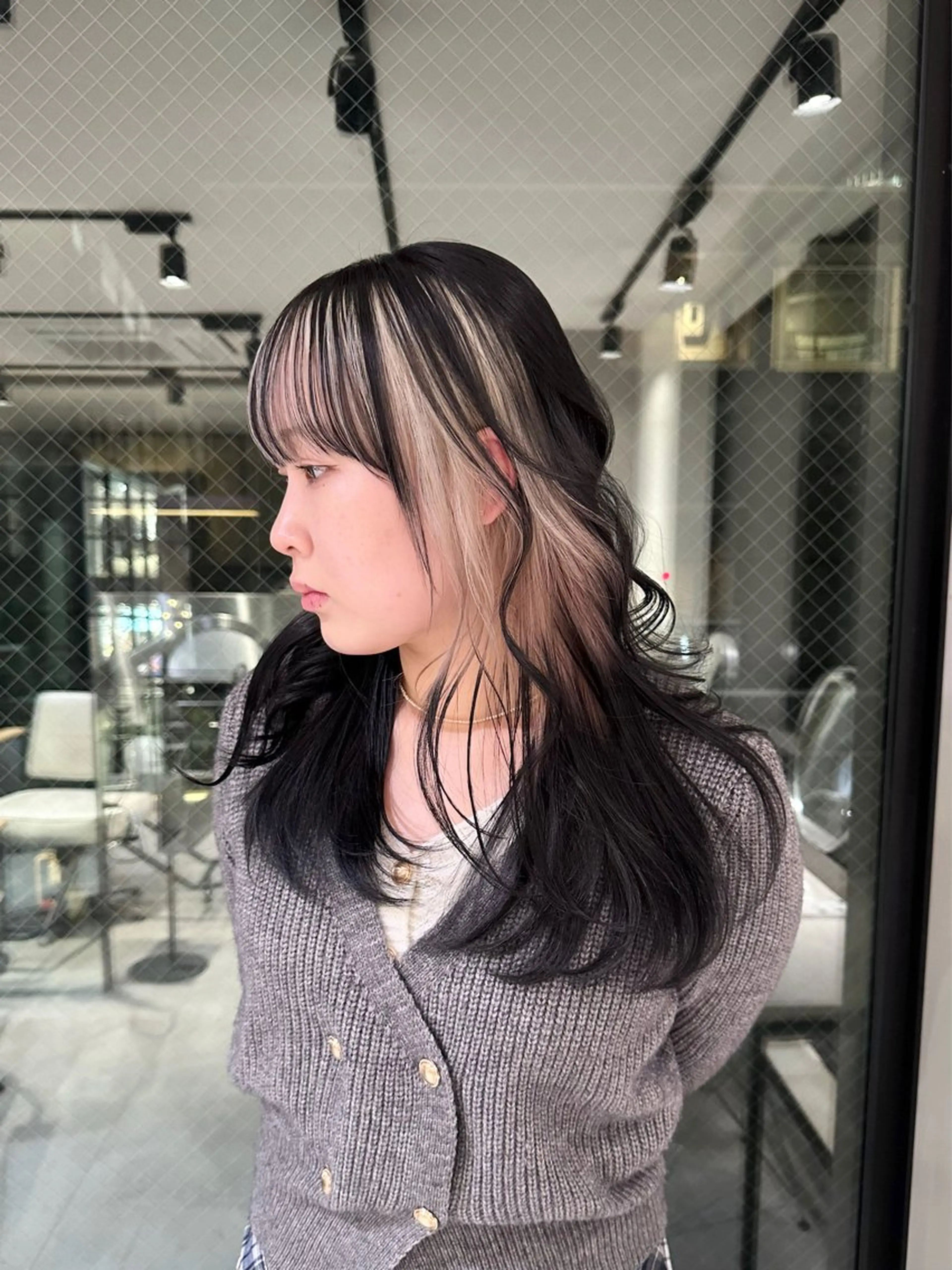 カラー ブリーチ デザインカラー ハイトーンカラー ヘアカラー YUI デザインカラーのヘアスタイル