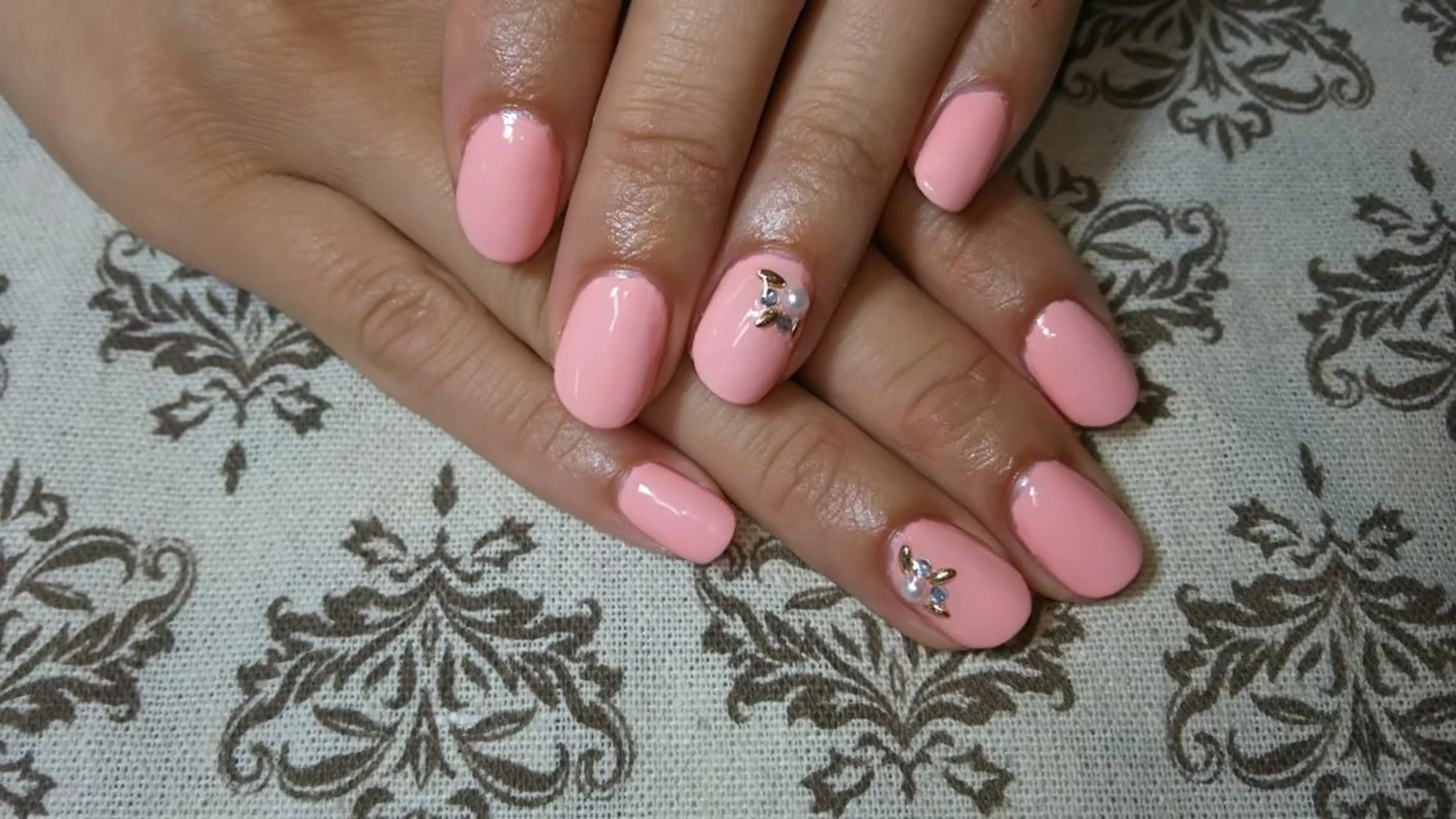 ネイル シンプルネイル COCO +のエステ・リラクイメージ