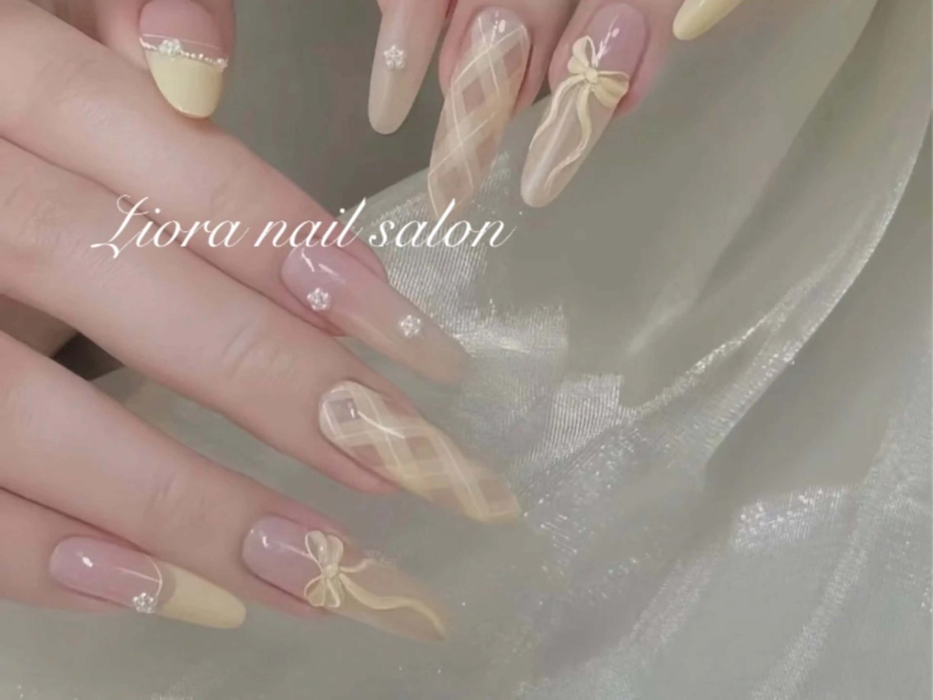 ネイル フレンチネイル ジェルネイル ガーリー グラデーション キラキラネイル ハンドネイル Liora nail スカルプ専門店のネイルデザイン