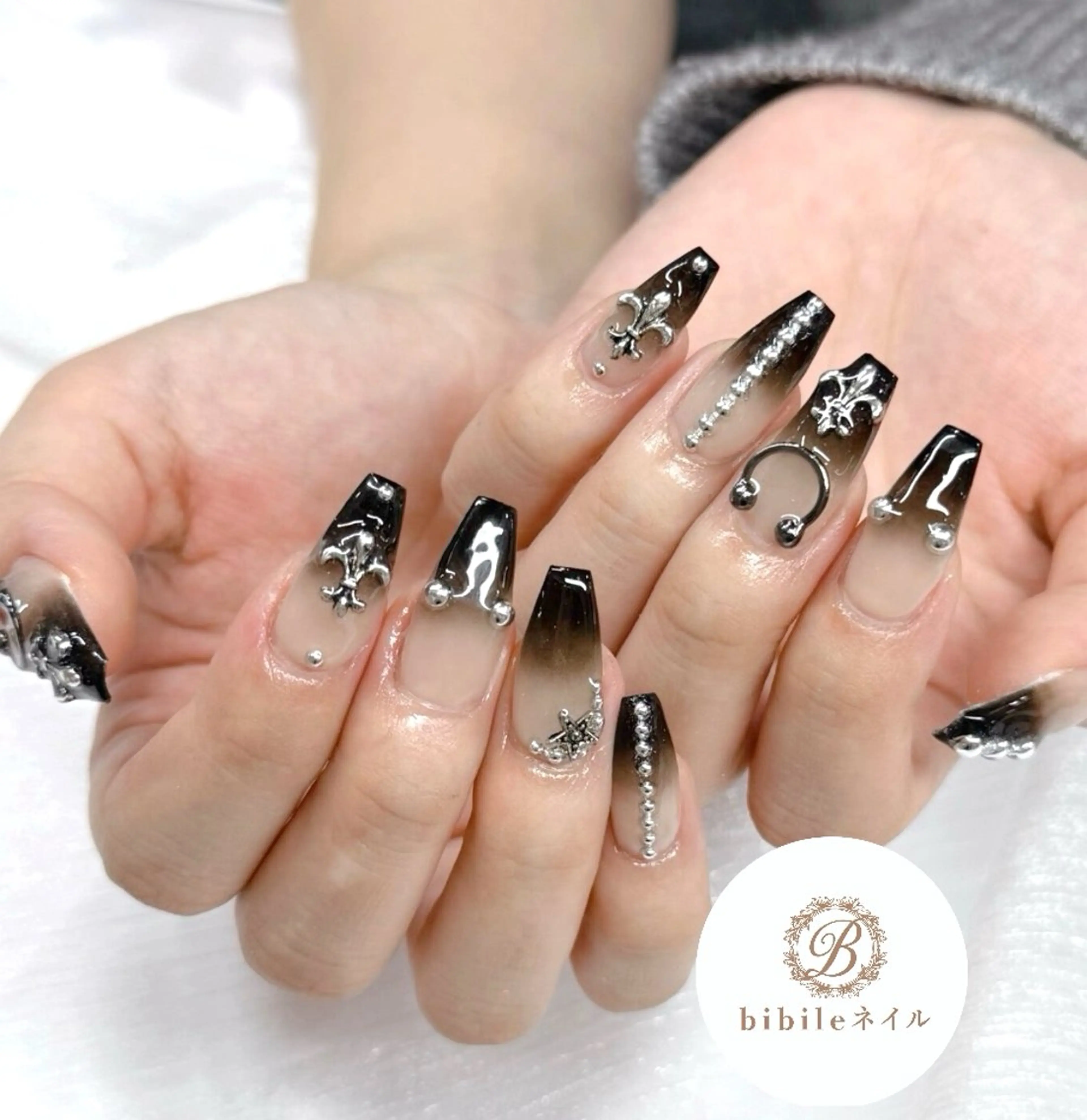 ネイル アートネイル ストーンネイル ハンドネイル 島尻 ユインのネイルデザイン