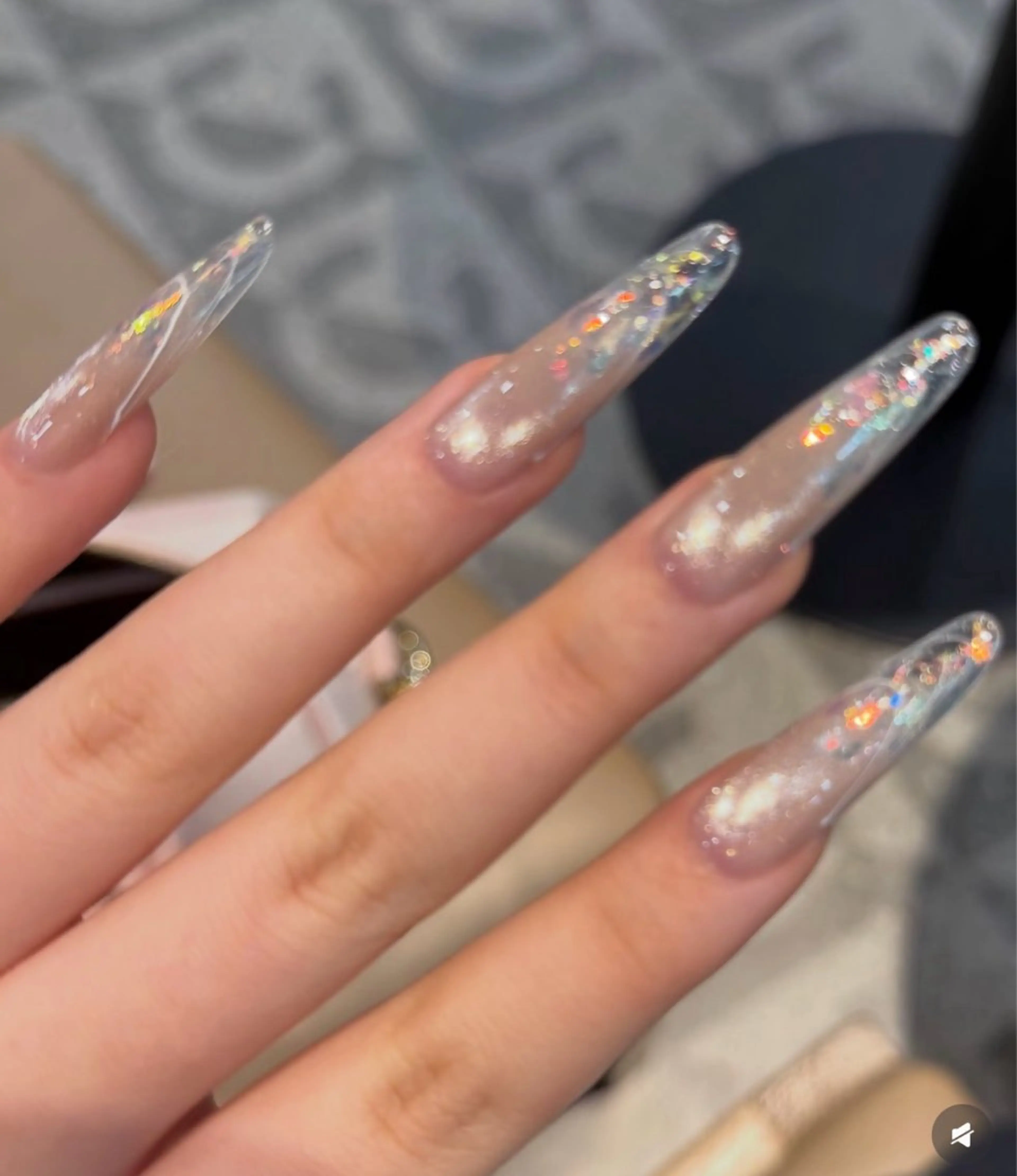 ネイル オーロラネイル グラデーション ラメ(グリッター) ラメグラデーション マグネットネイル ハンドネイル 美人計ネイルサロン所属・中山 美月のネイルデザイン