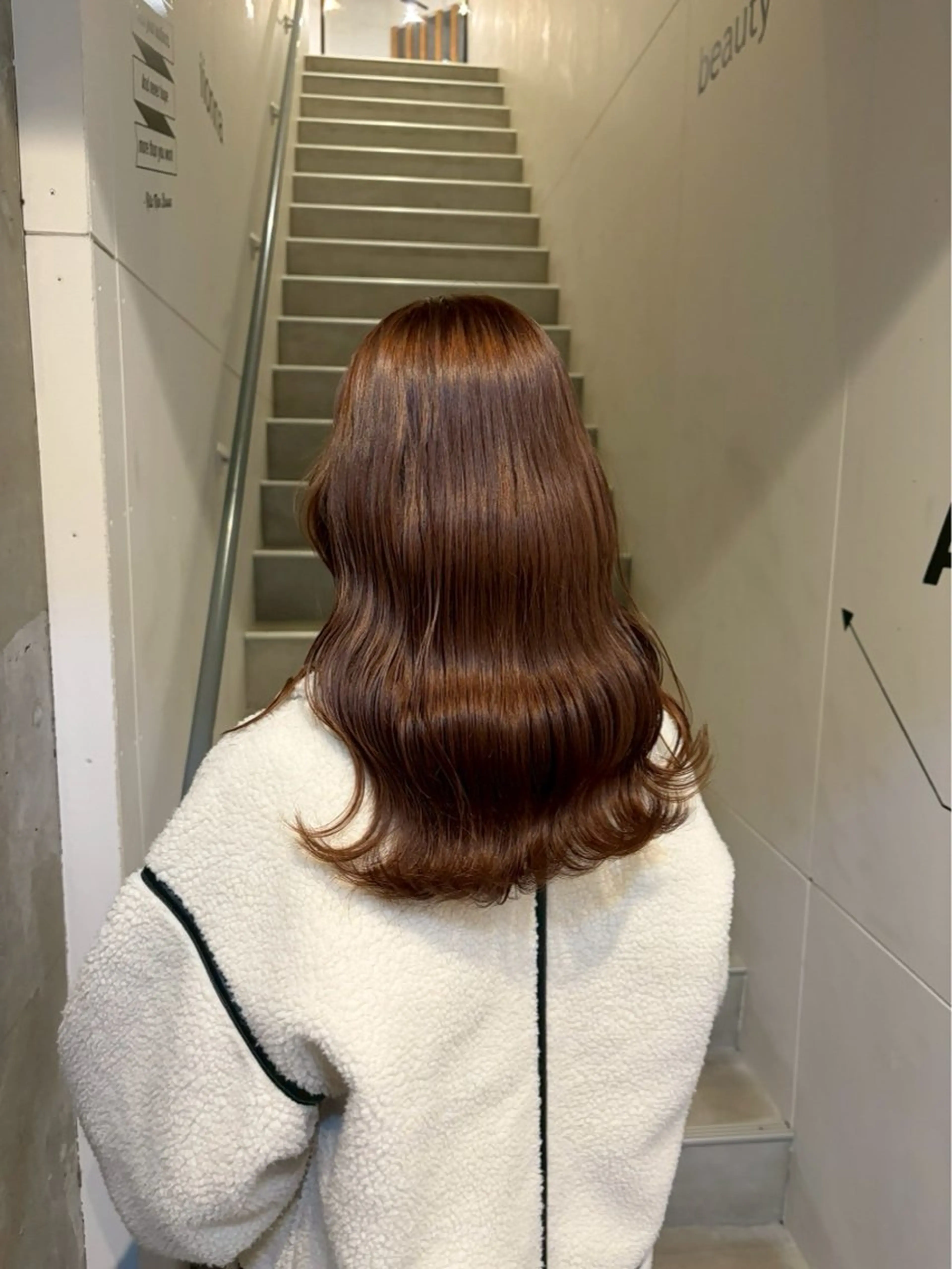 セミロング ヘアカラー 中田 桃夏のヘアスタイル