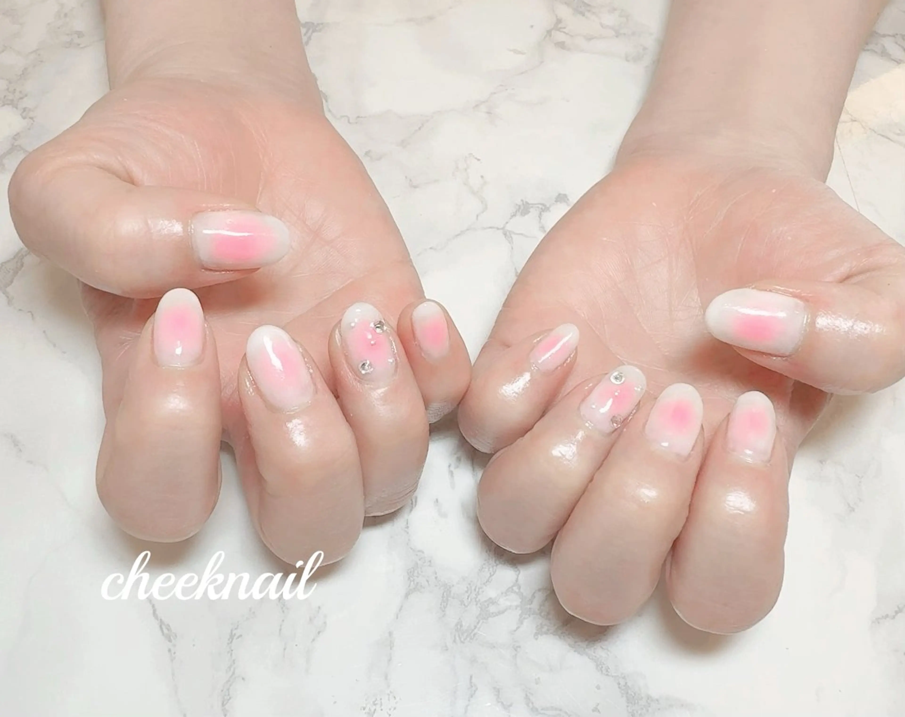 ネイル チークネイル 池平 仁美のマツエク・マツパデザイン