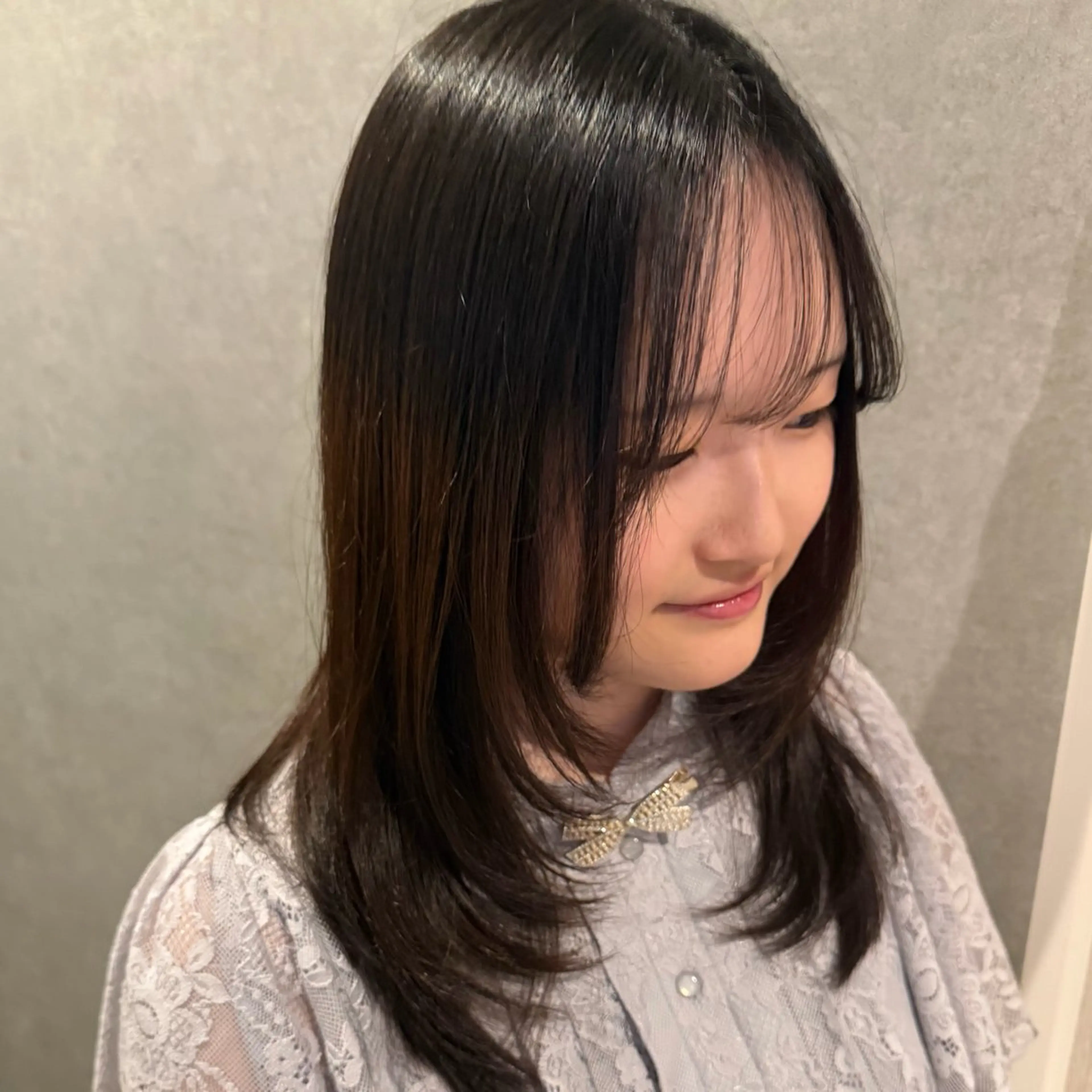 セミロング レイヤーカット Applause ナナのヘアスタイル