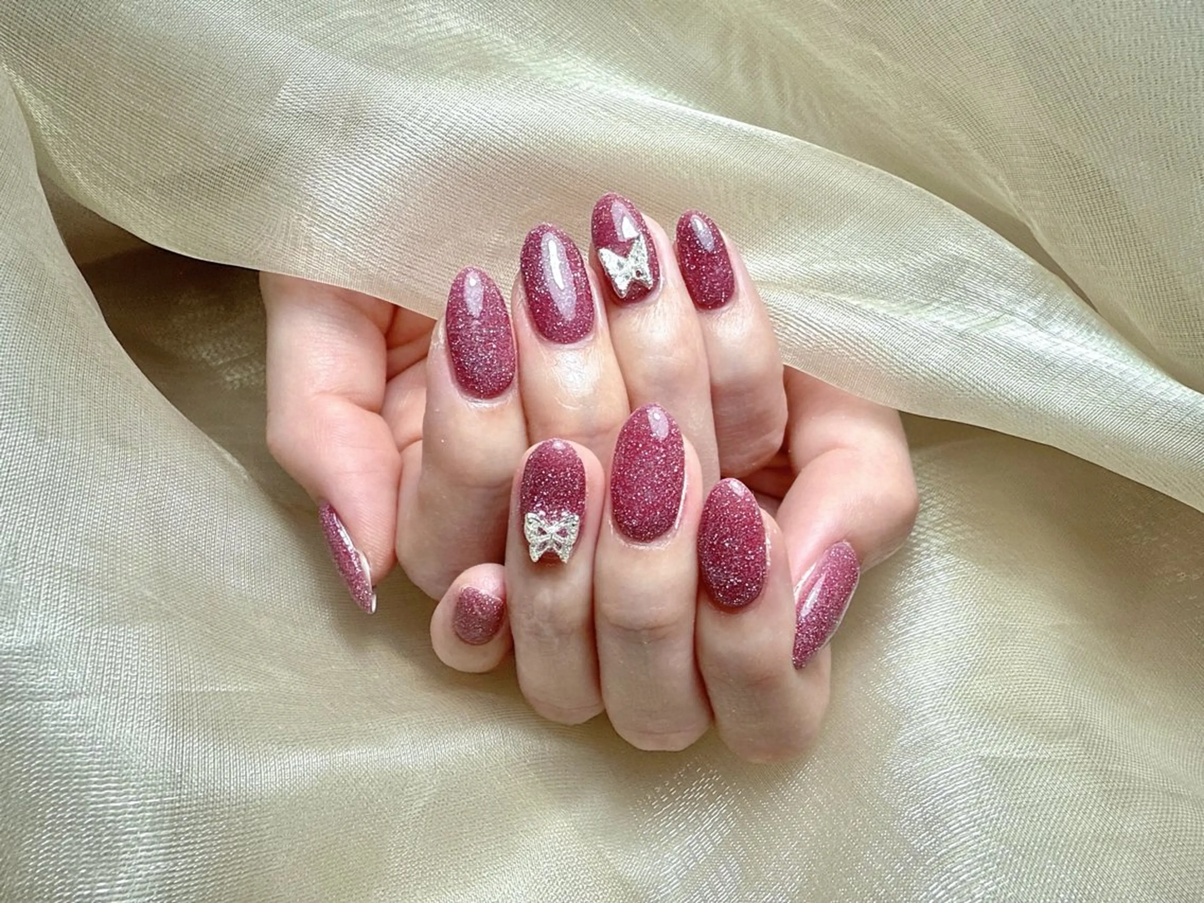 ネイル フラッシュネイル キラキラネイル ワンカラーネイル ハンドネイル ハンドケア L. Nailのネイルデザイン