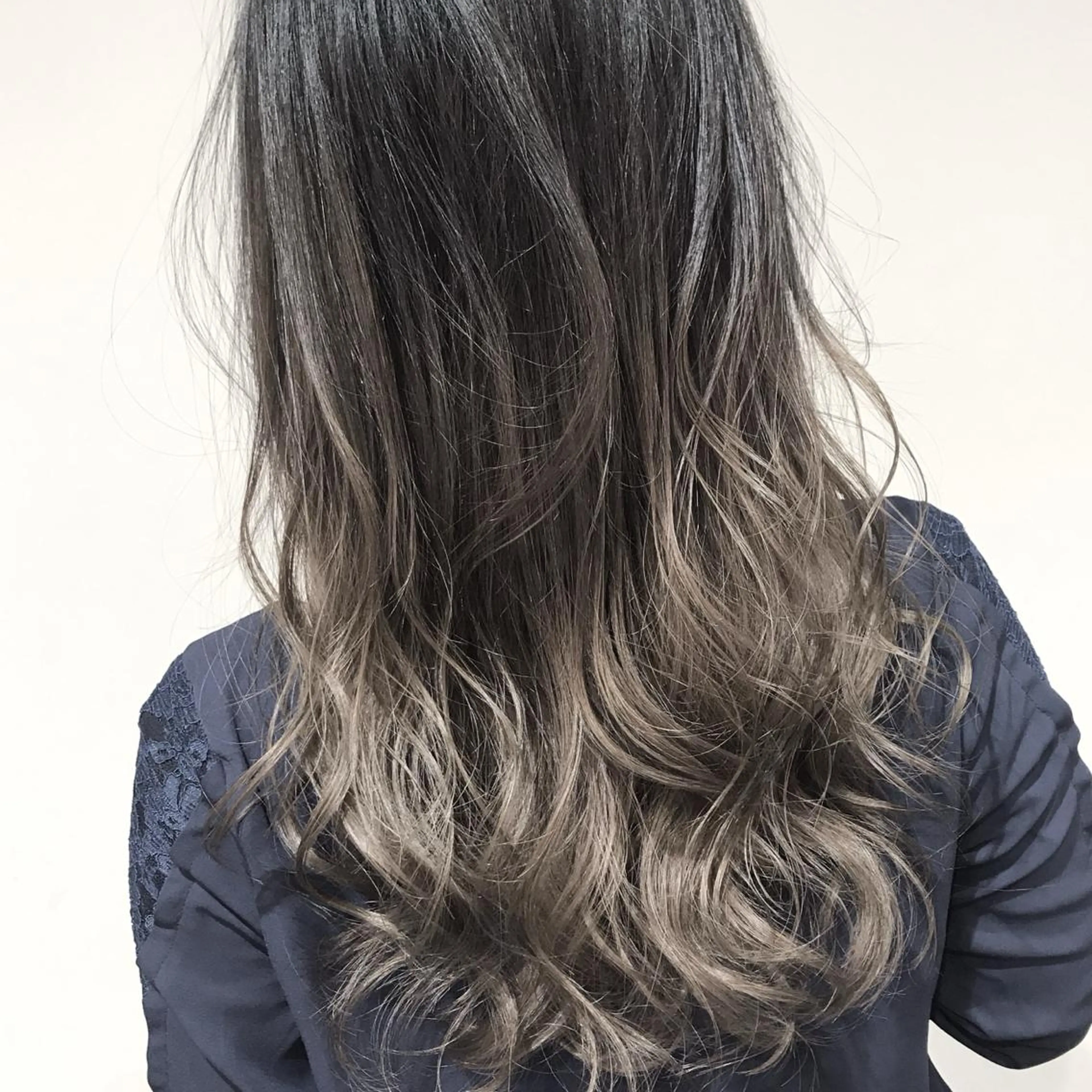 セミロング カラー AMI Hair  supply所属・髪質改善カラー韓国風 レイヤーtudaのヘアスタイル