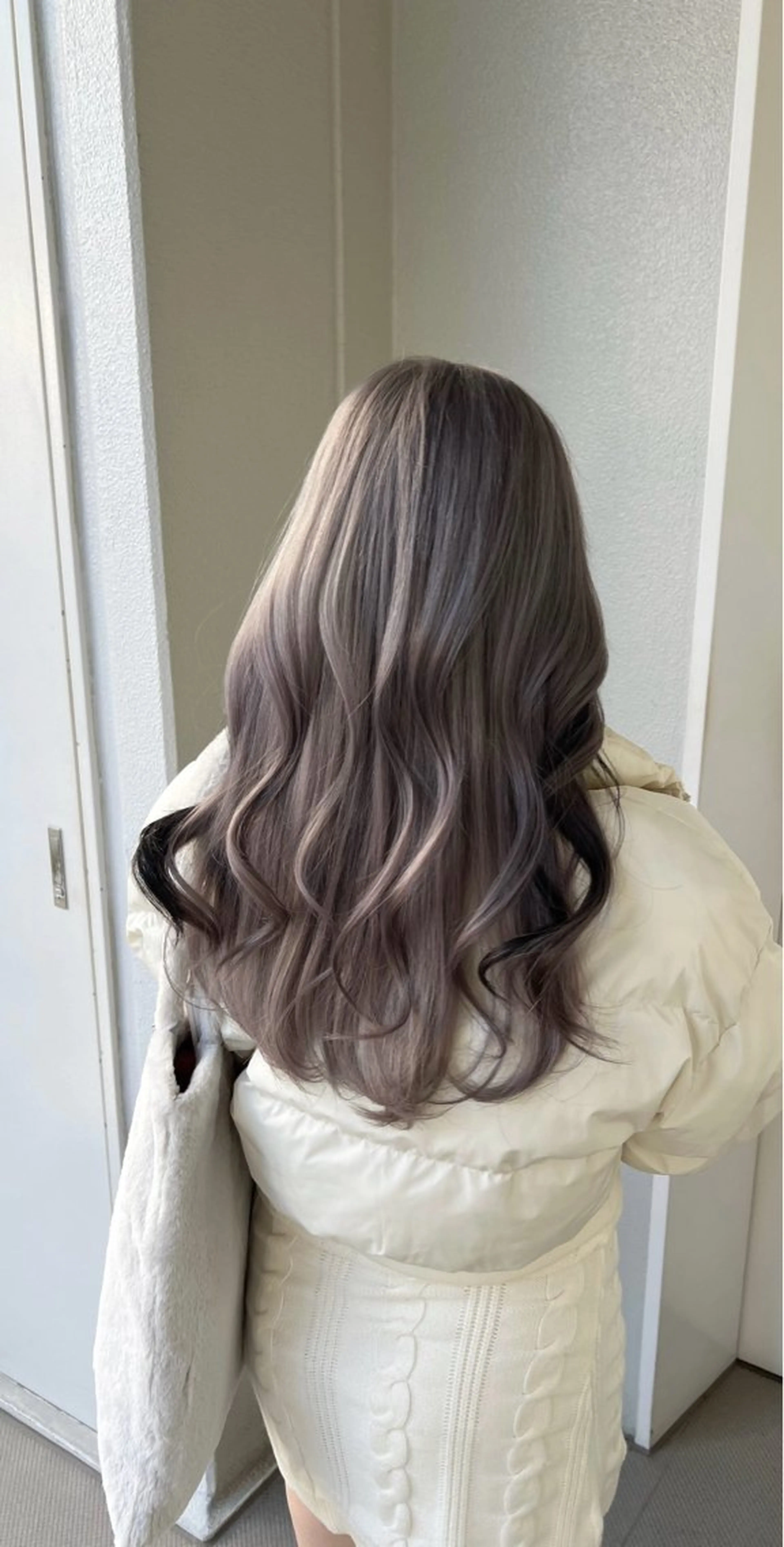 ミディアム カラー デザインカラー カット ヘアカラー トリートメント ヘアセット 🫧艶ダブルカラー ブリーチ🫧トモヤのヘアスタイル
