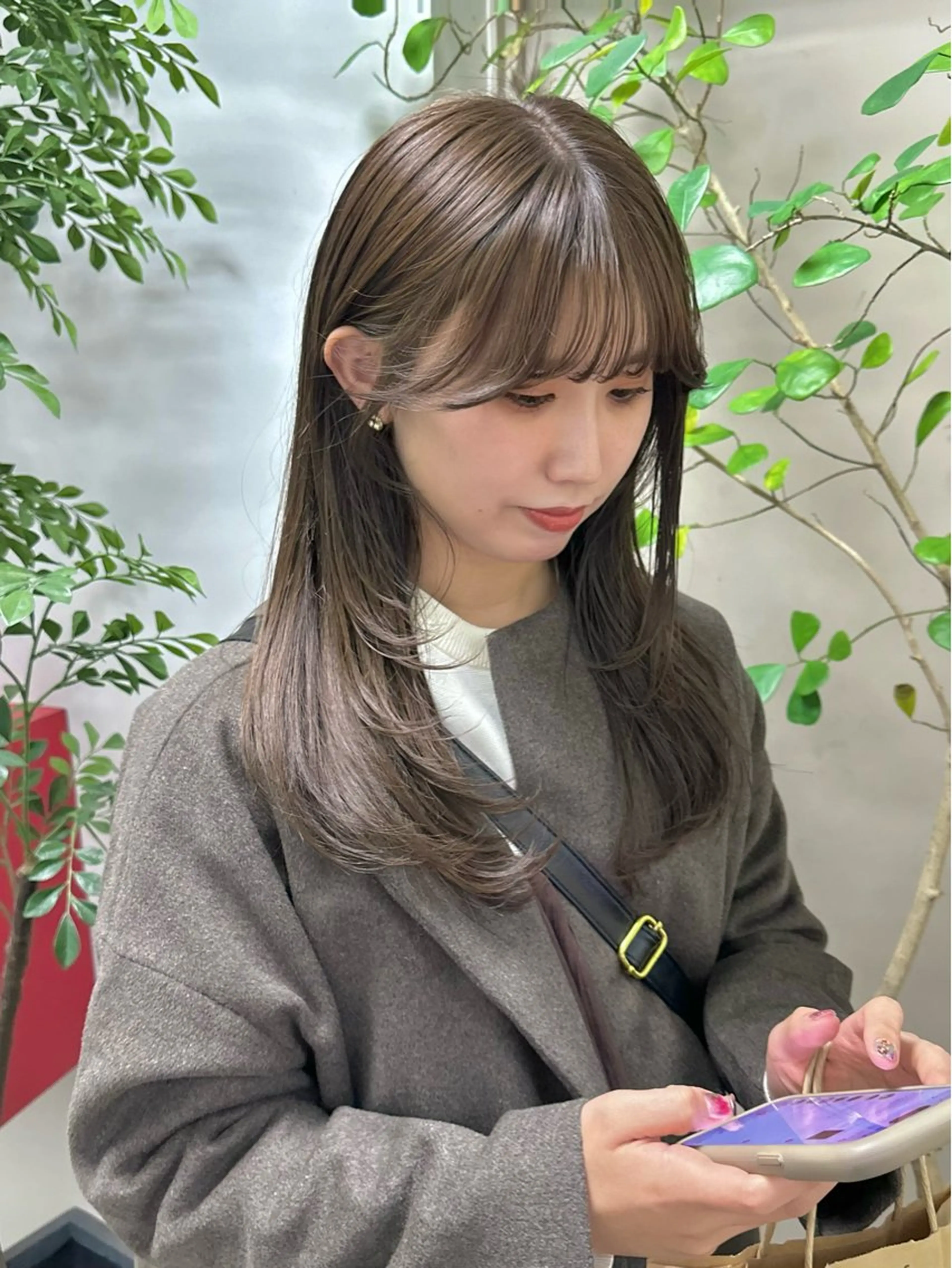 ロング カラー グレージュ オリーブグレージュ オリーブグレー レイヤーカット カット ヘアカラー 四日市/レイヤー /似合わせカットのヘアスタイル