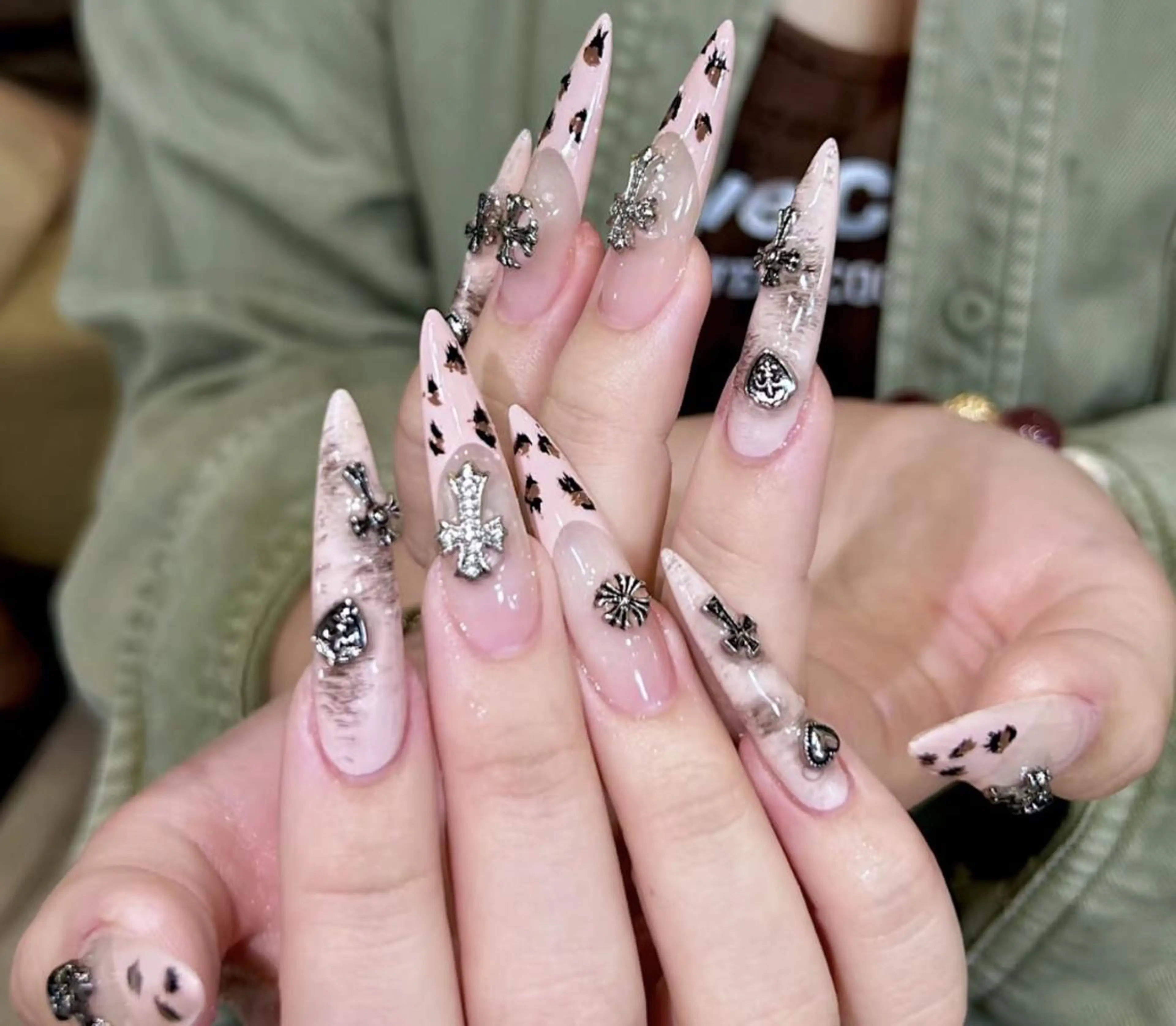 ネイル ハンドネイル 🎀 Ayaka_nailのネイルデザイン