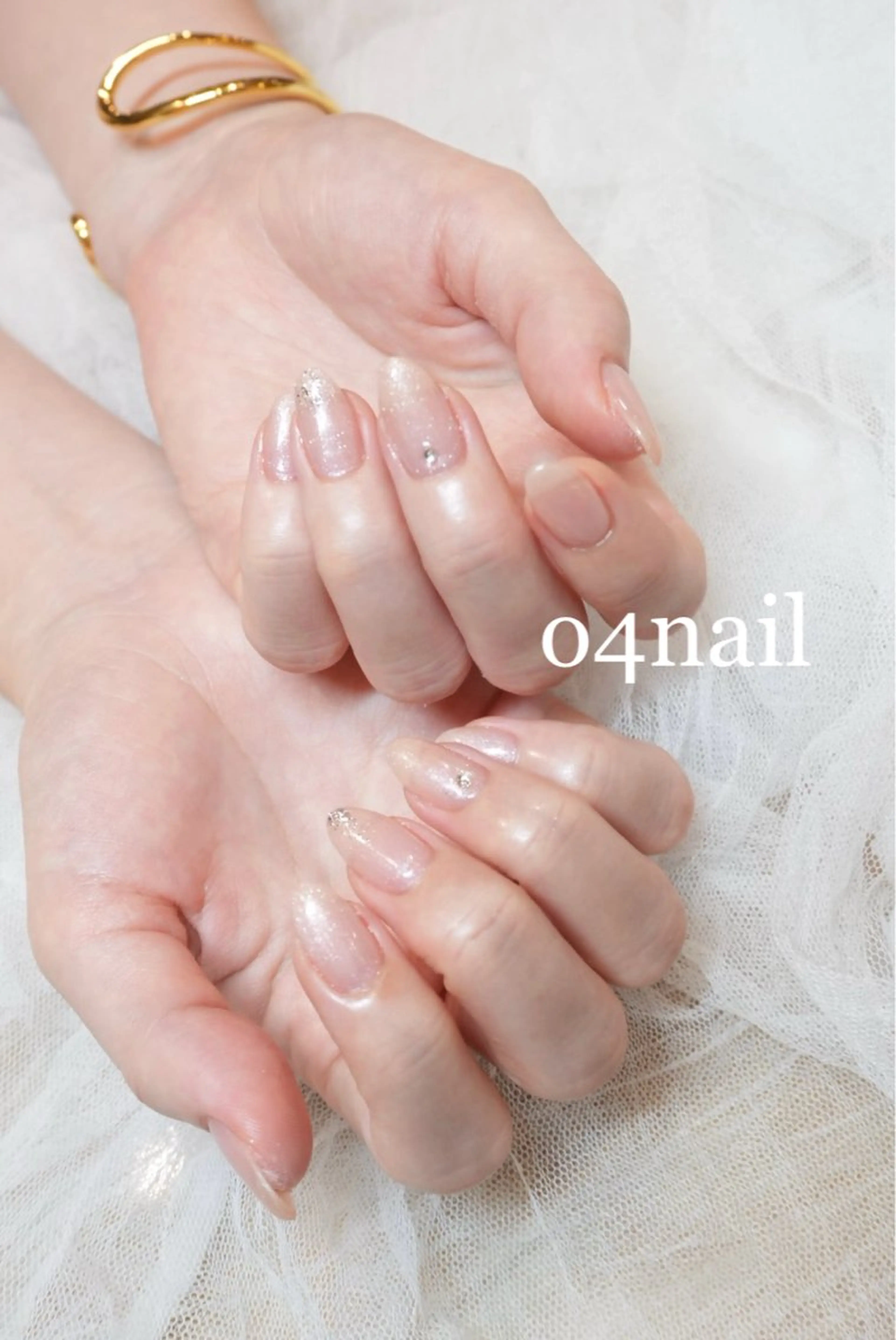 ネイル オーロラネイル ラメ(グリッター) ホワイト ハンドネイル o4nail___ ARISAのネイルデザイン