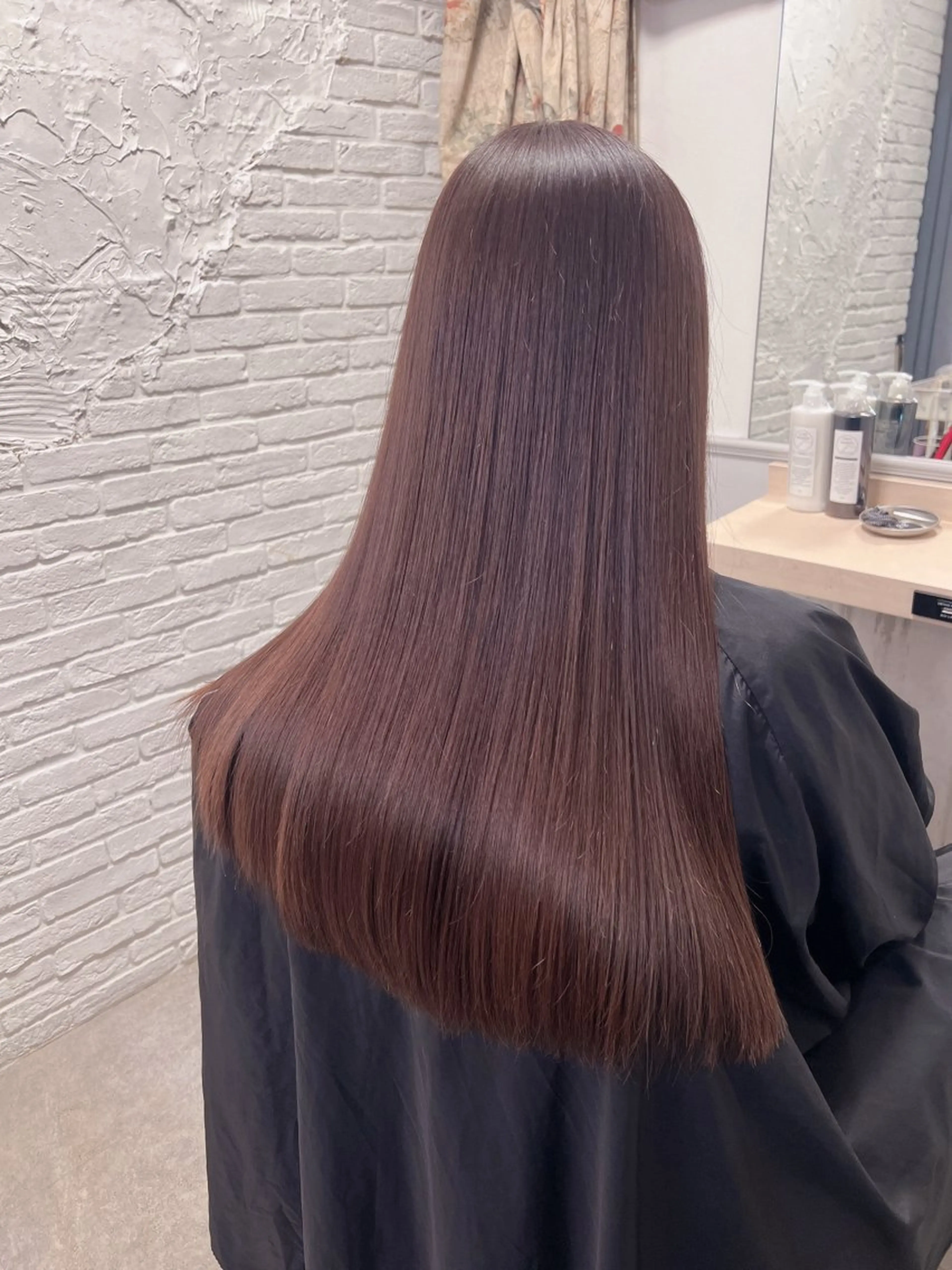 ロング カラー ヘアカラー トリートメント SHIN/レイヤー カット×クロスパーマのヘアスタイル