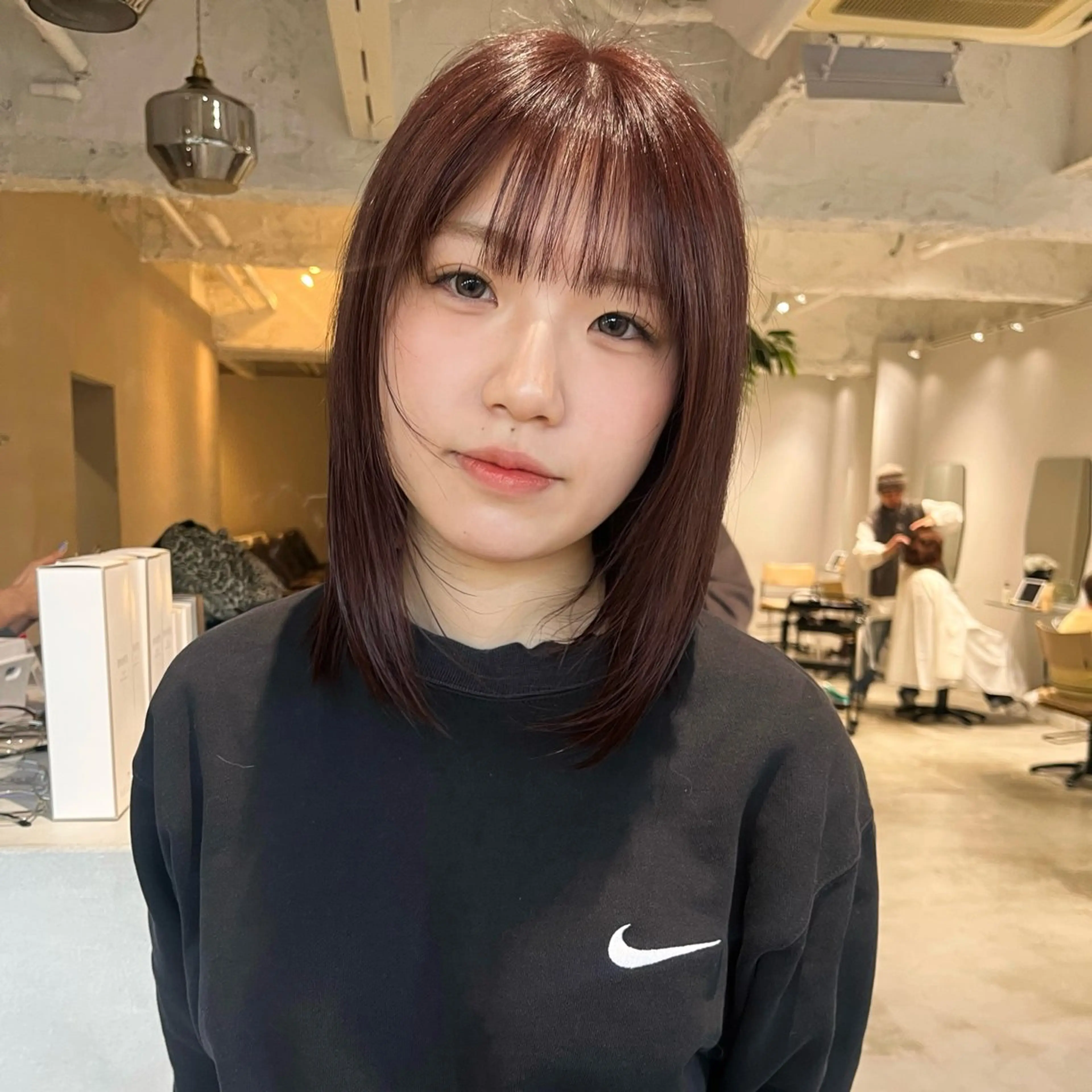 ミディアム 石間 優愛のヘアスタイル