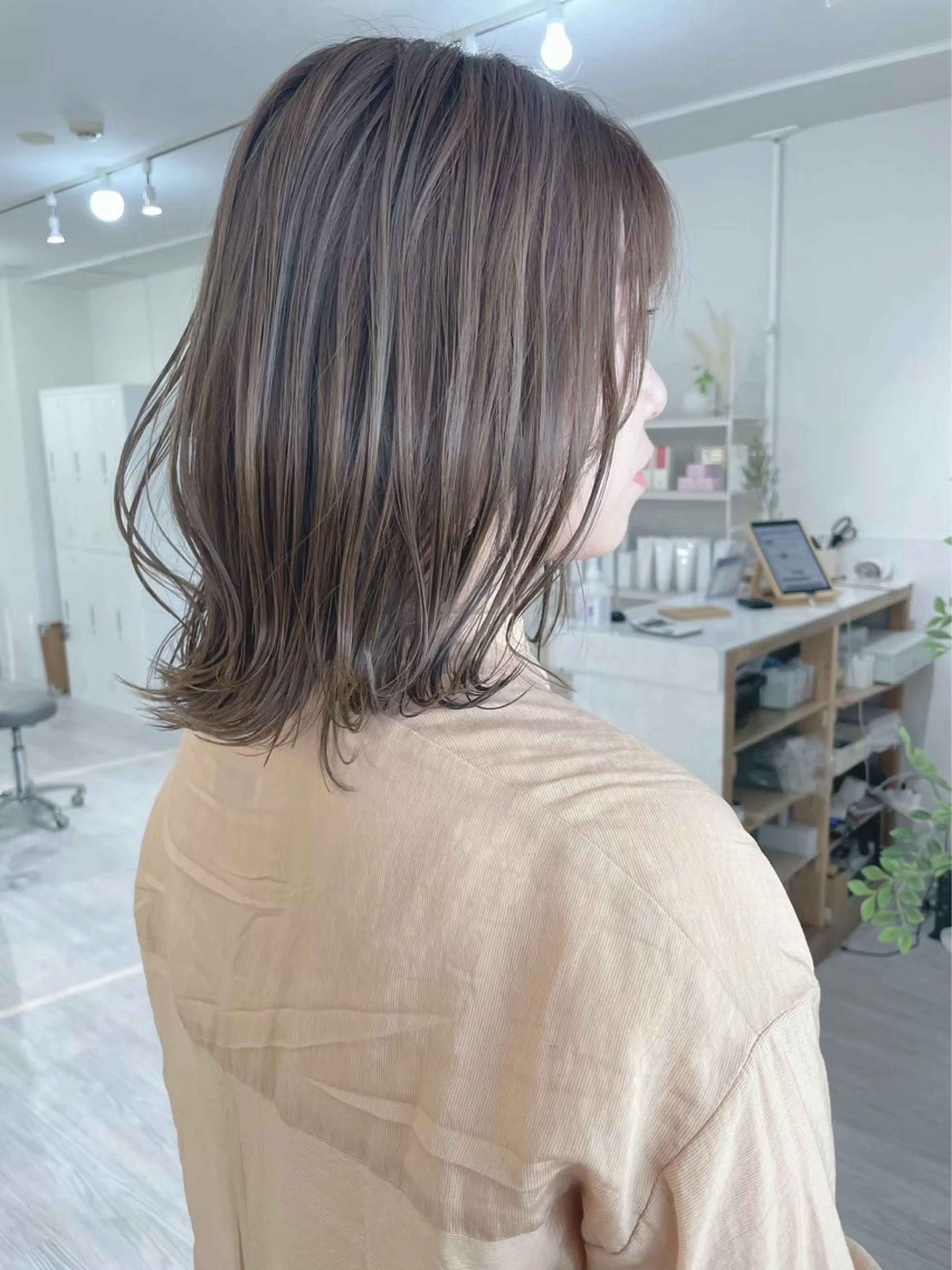 セミロング カラー ブラウンカラー ナチュラルブラウン SHOEI 【nero】のヘアスタイル