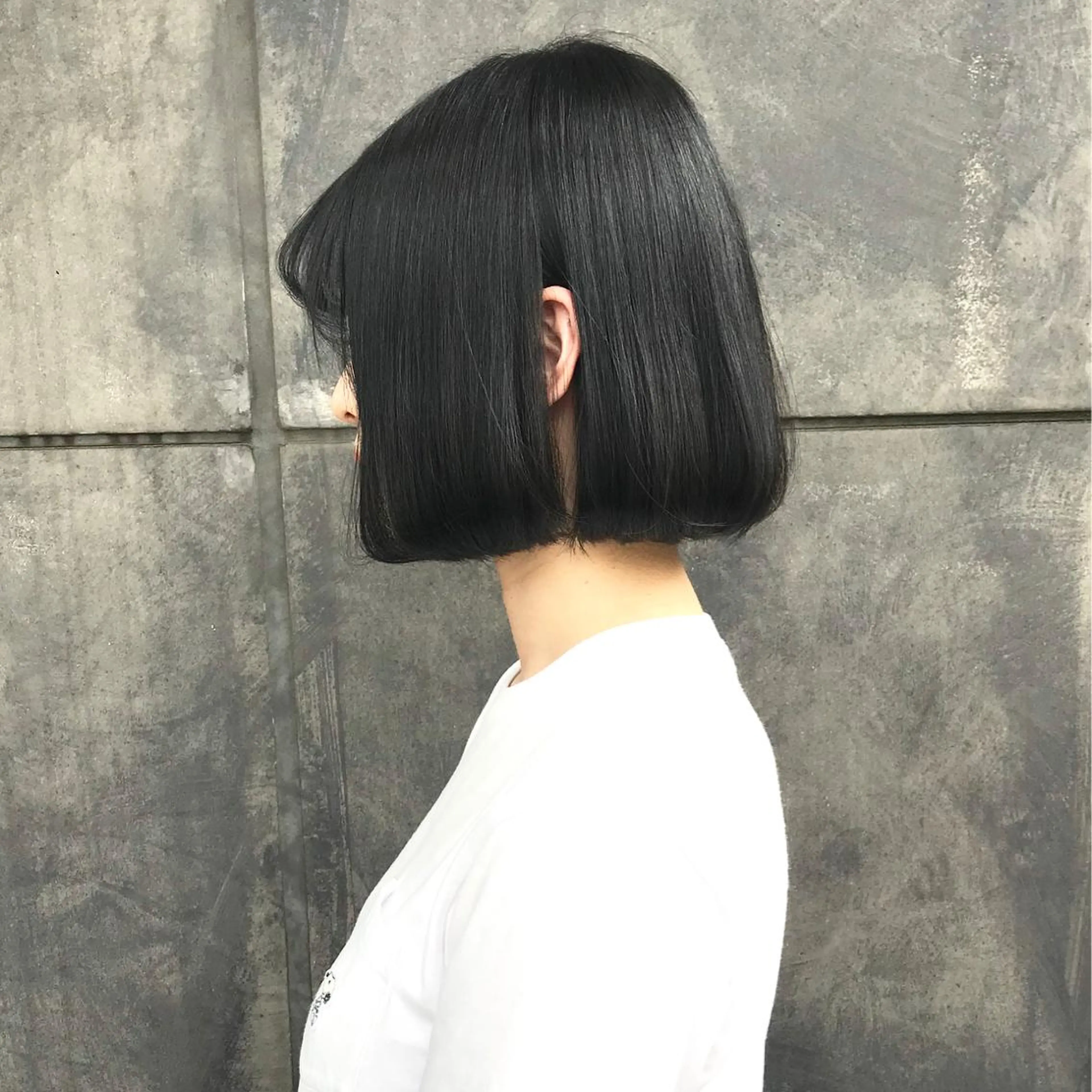ショート カラー 黒髪 ブルーカラー ブルーブラック タンバルモリ ムルギョル巻き K-POP好き美容師 🇰🇷Kai.Yのヘアスタイル