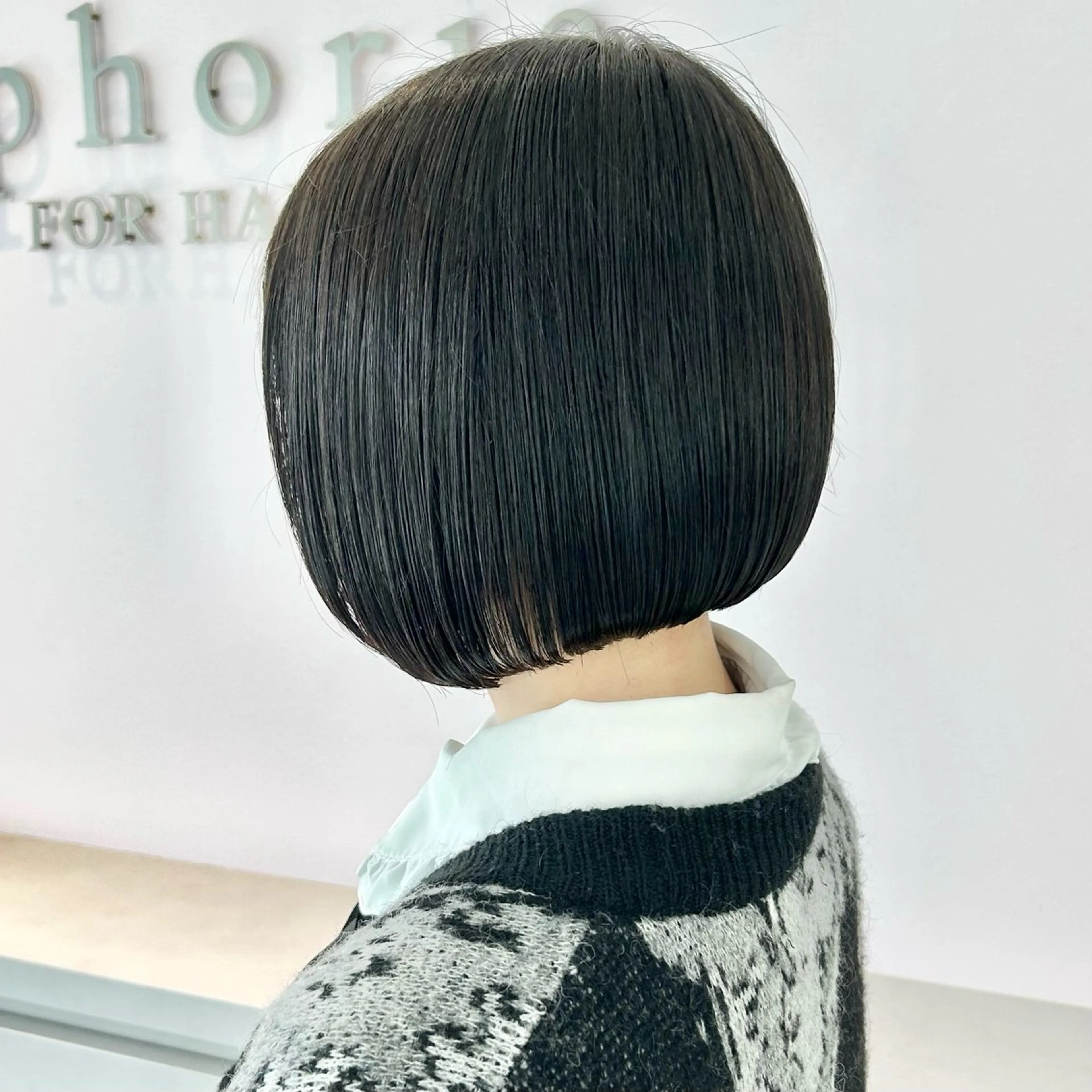 ショート ボブ カット トリートメント ボブ×艶髪｜ 艶カラー🩶石橋怜大のヘアスタイル
