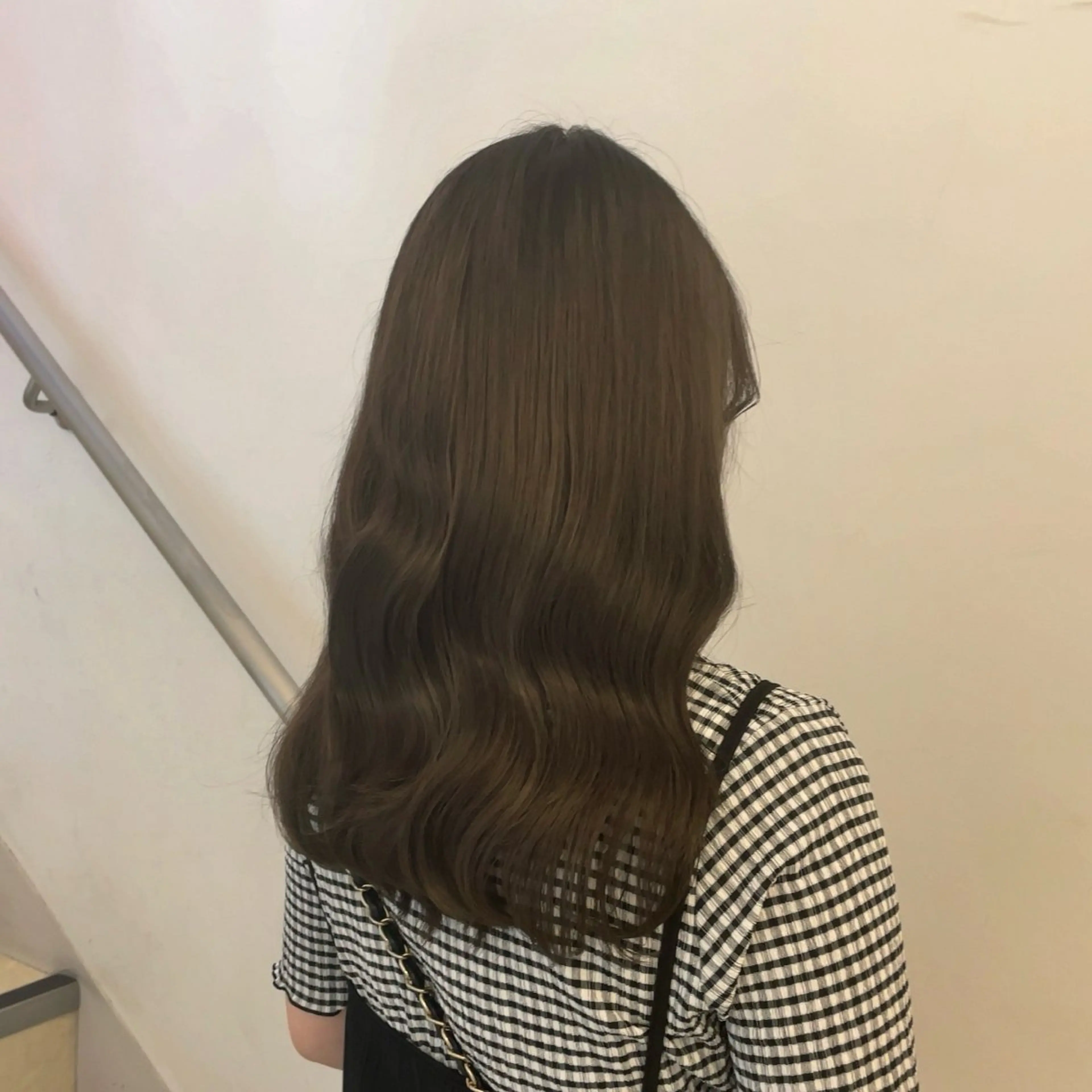 セミロング カラー レイヤー/ワンホン 🤍wakaのヘアスタイル