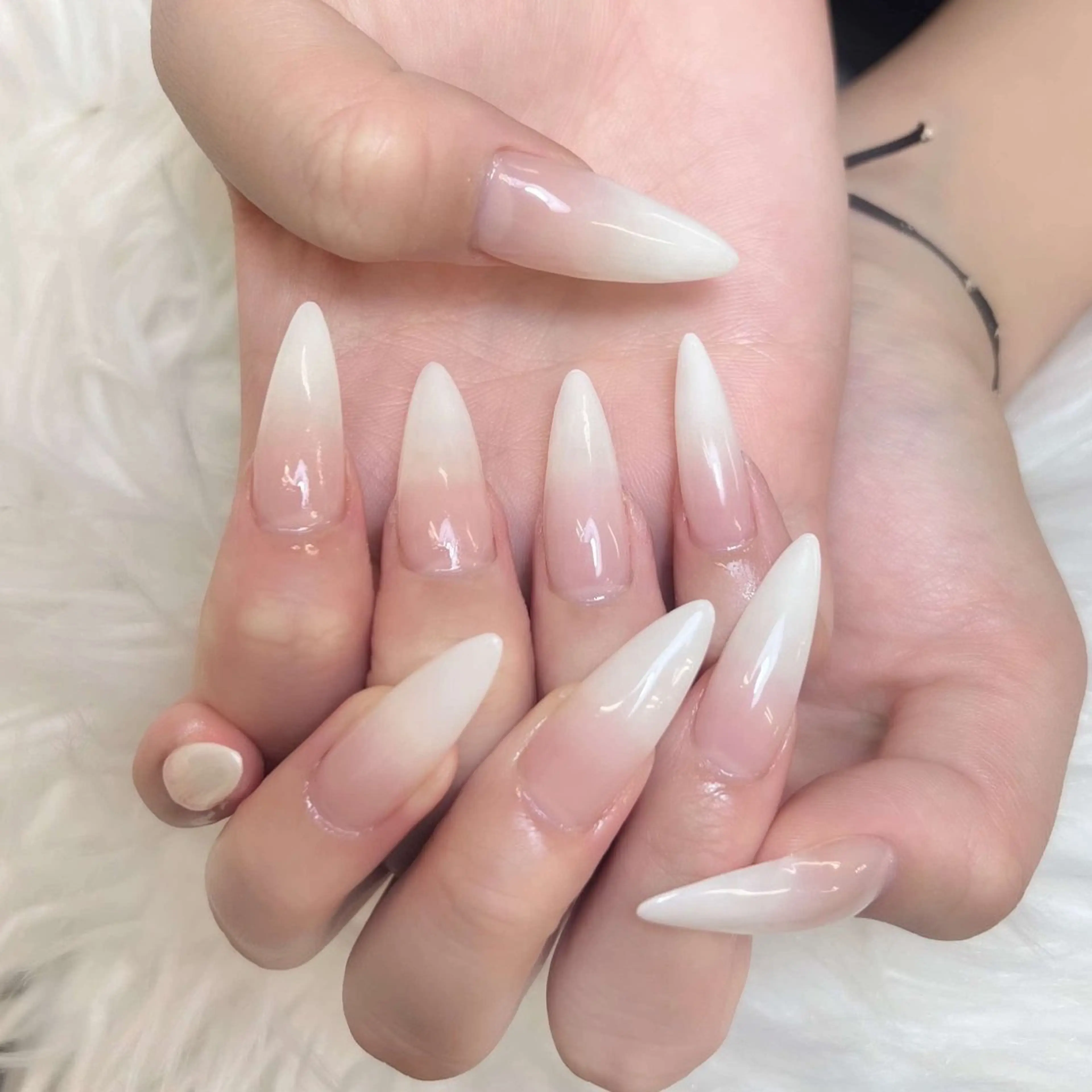 ネイル チークネイル 長さ出し フラッシュネイル フレンチネイル グラデーション ハンドネイル AN NAIL SALONのネイルデザイン