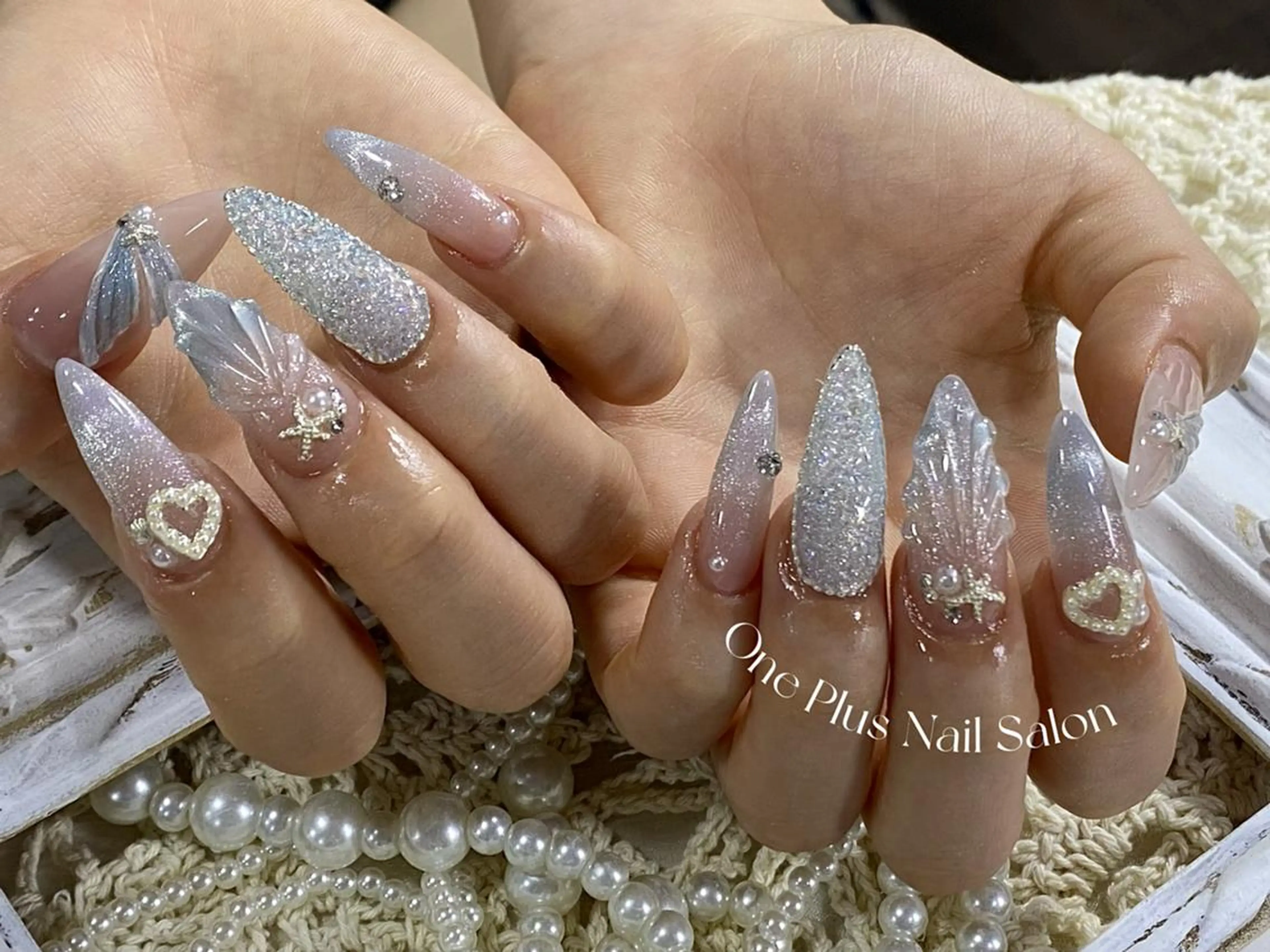 ネイル オーロラネイル 長さ出し フットネイル フレンチネイル ジェルネイル One Plus Nail Salonのネイルデザイン