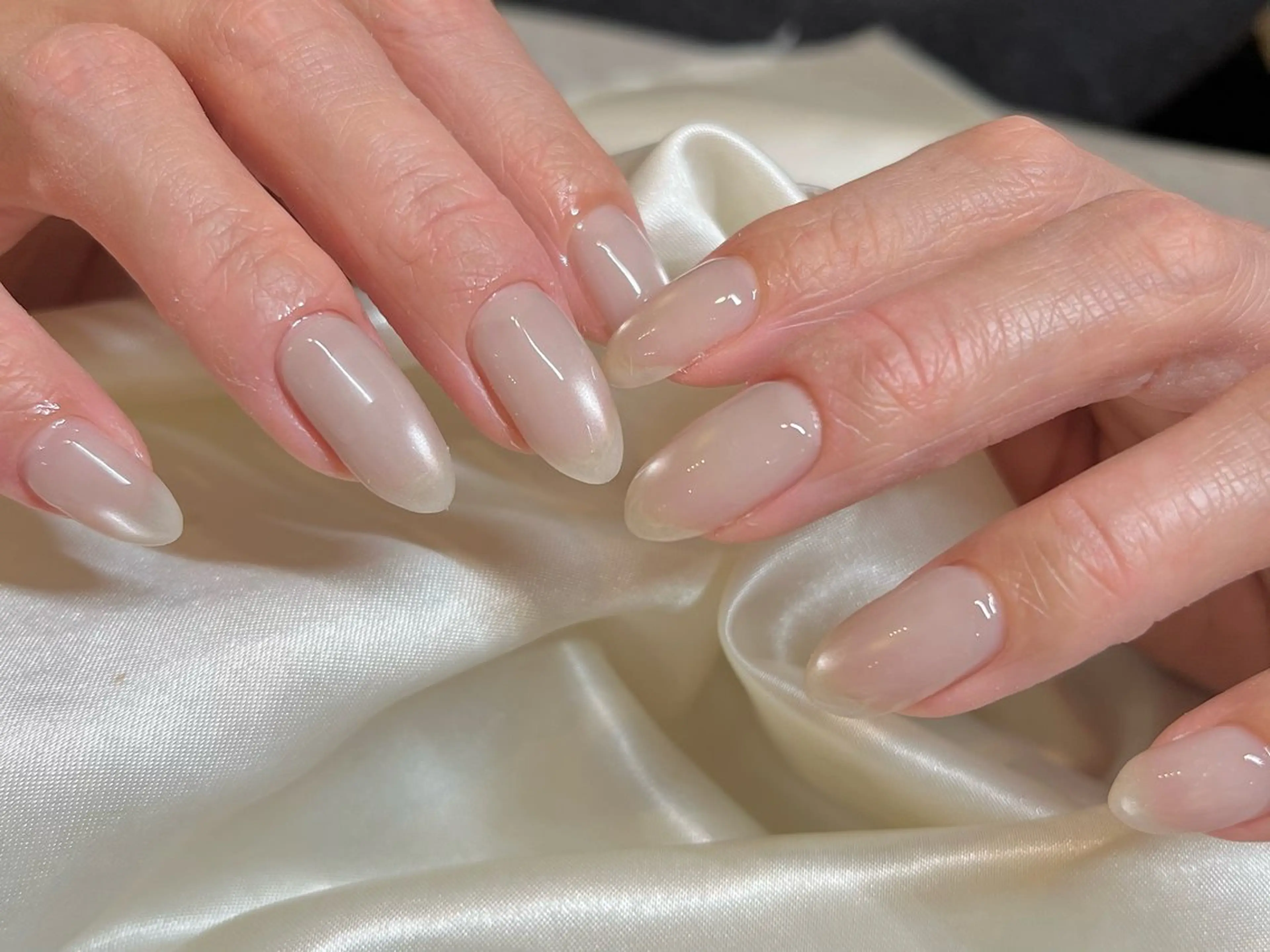 ネイル ホワイト ハンドネイル petit sarina..ෆのネイルデザイン