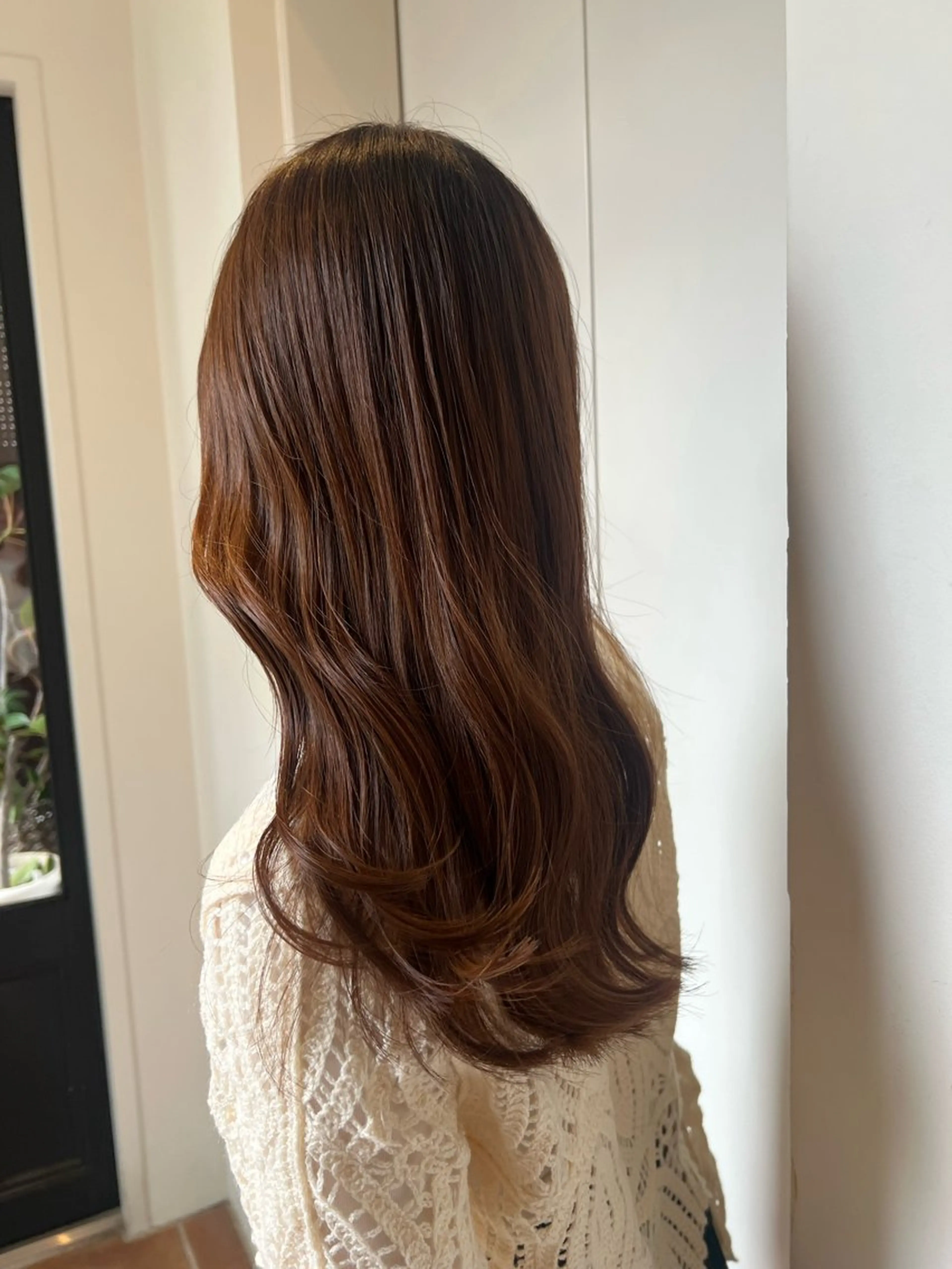 ミディアム 成岡 愛美のヘアスタイル