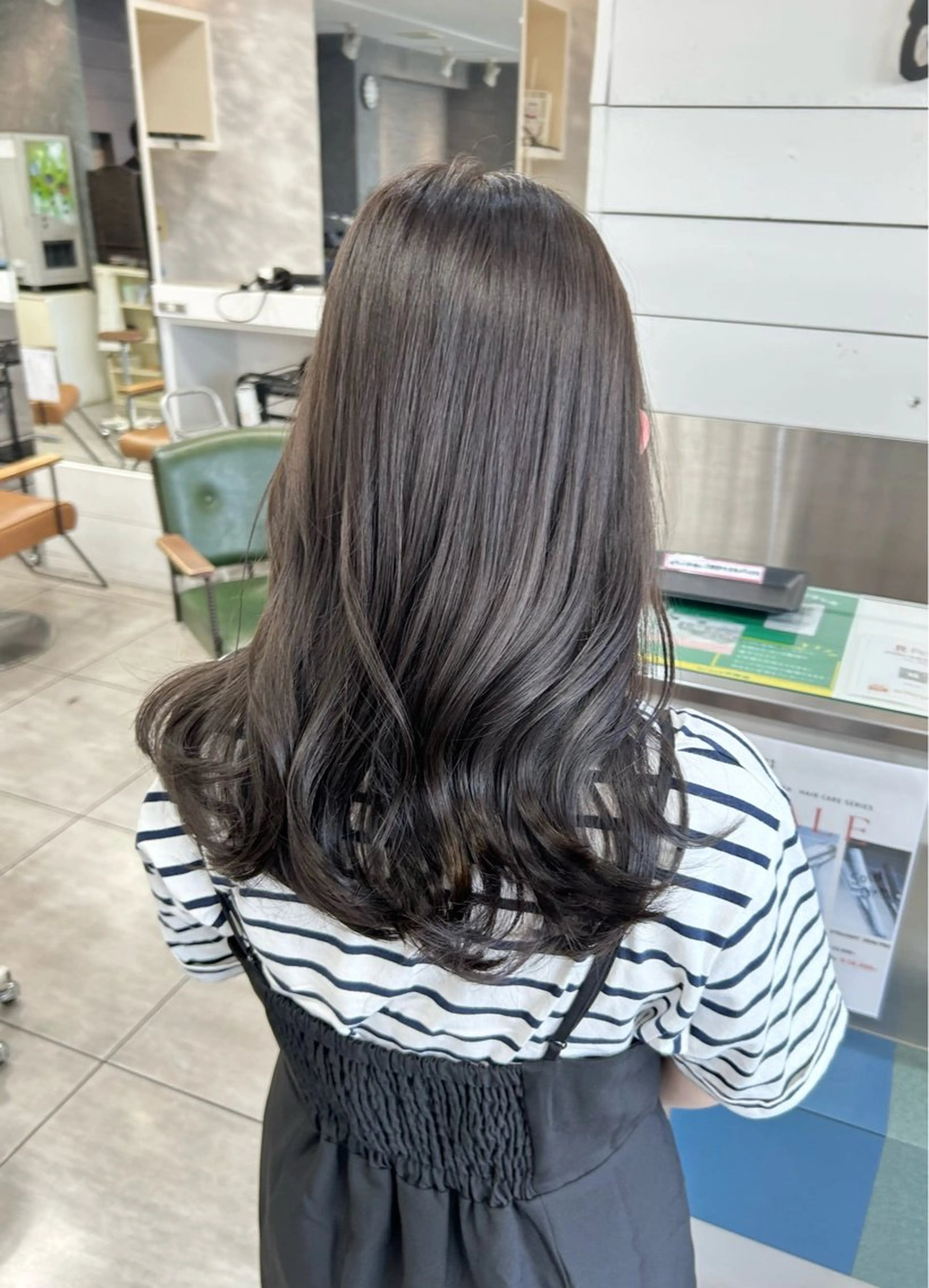 セミロング カット ヘアカラー 🫧艶髪カラー🫧 森本くるみのヘアスタイル
