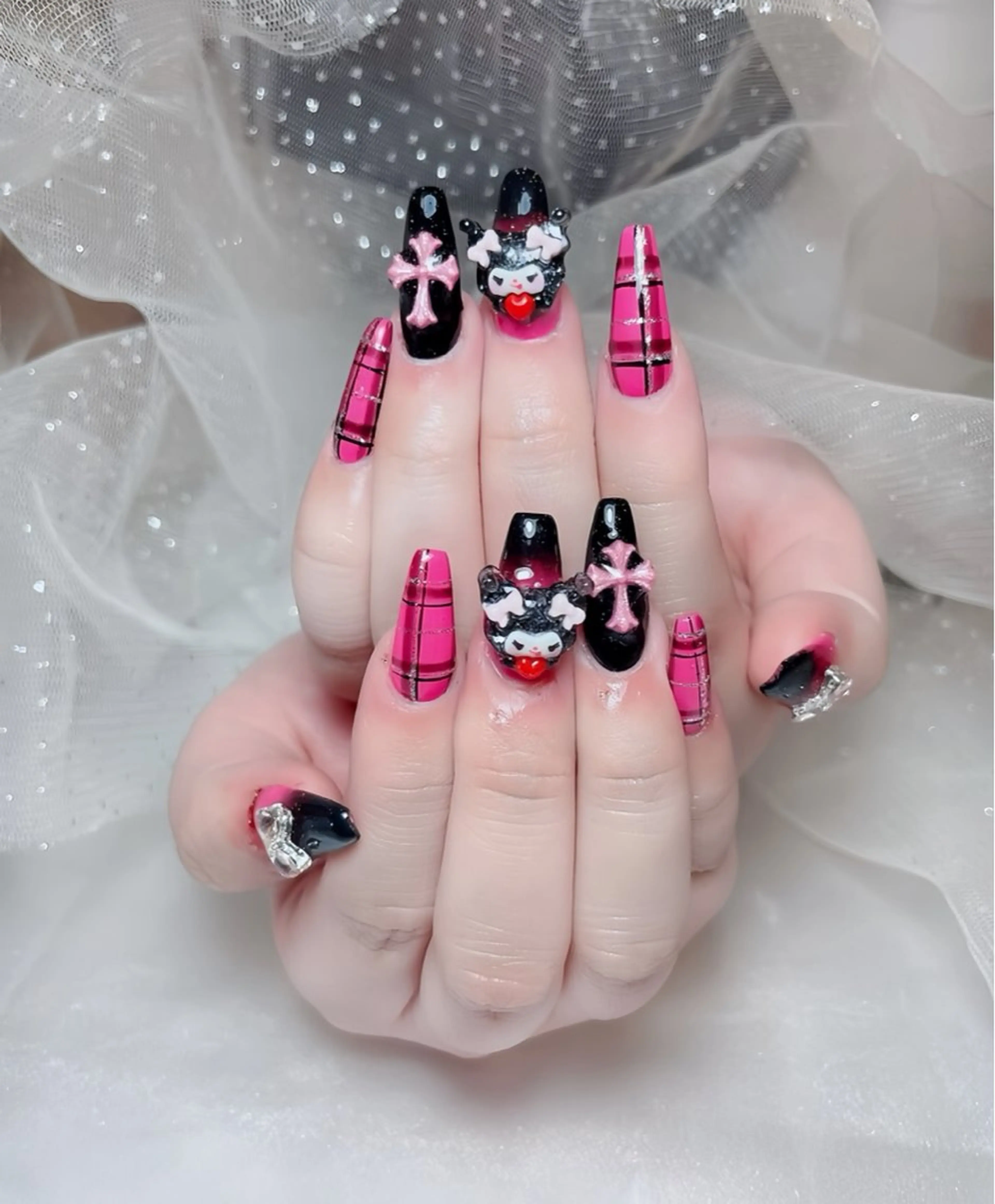 ネイル オーロラネイル チークネイル 桜ネイル クリアネイル ドット ハンドネイル Rin Nail 新大久保店のネイルデザイン