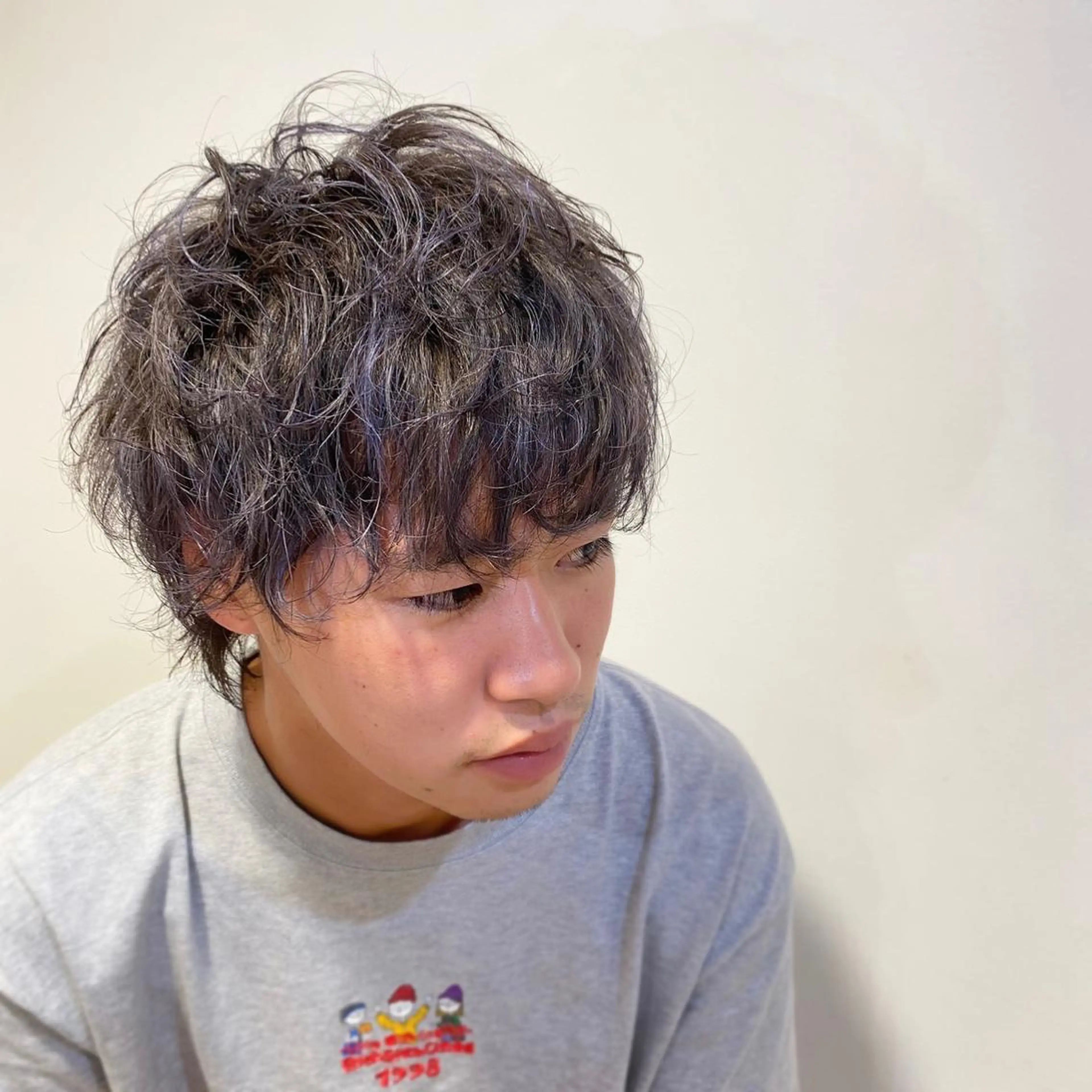 ショート カラー パーマ メンズ メンズハイライト マッシュウルフ マッシュ メンズウルフカット ハイライトカラー メンズパーマ 西條真治のヘアスタイル