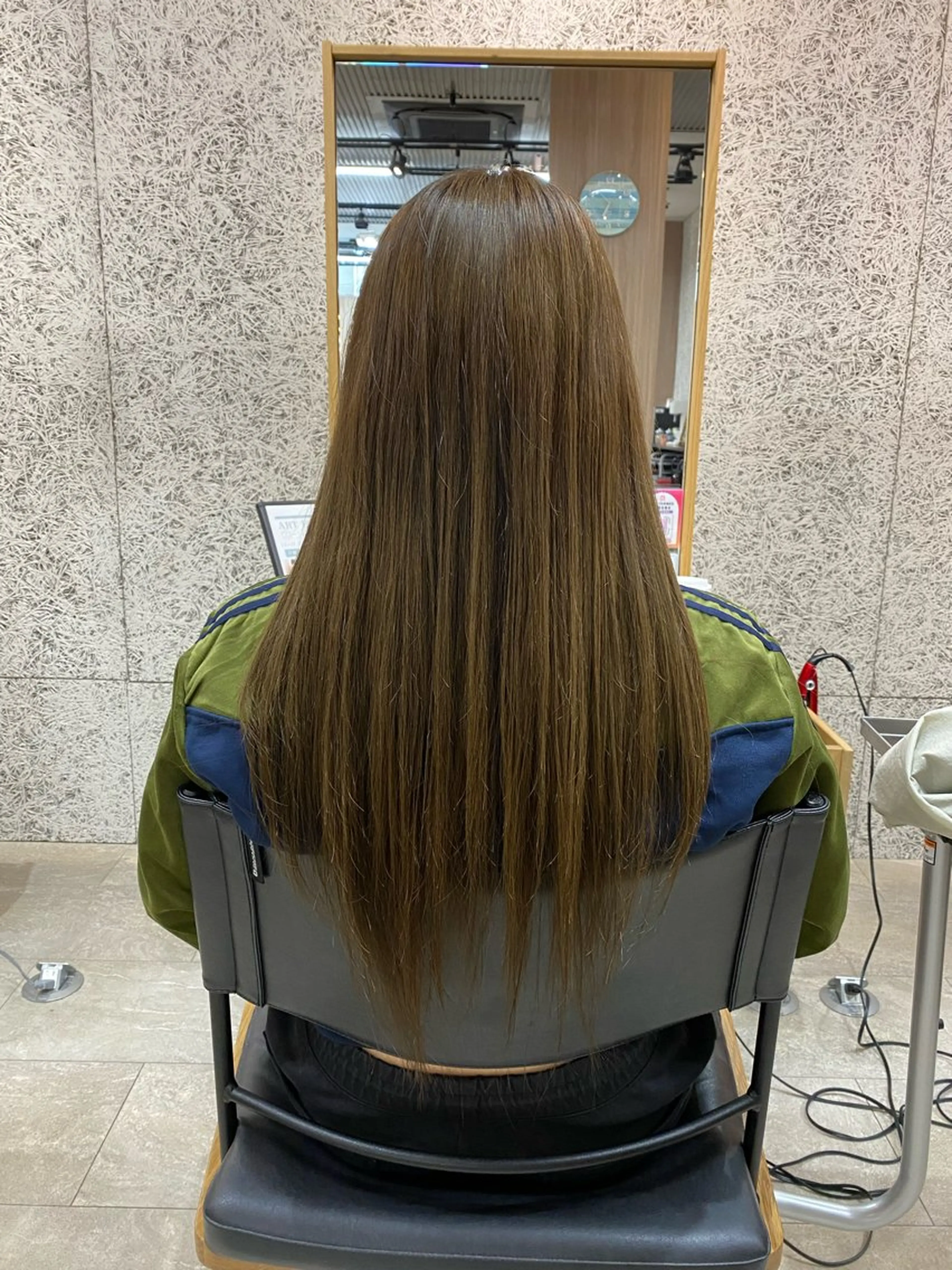 ロング ヘアカラー 佐藤 森夏のヘアスタイル
