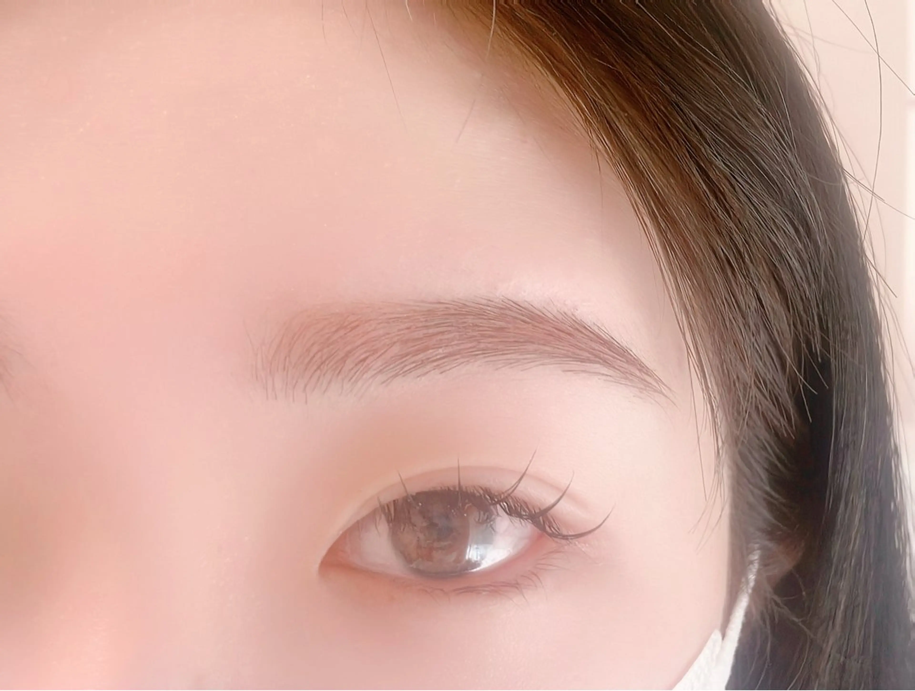 眉パーマ＋眉スタイリング＋眉ワックス（間引きあり）の写真