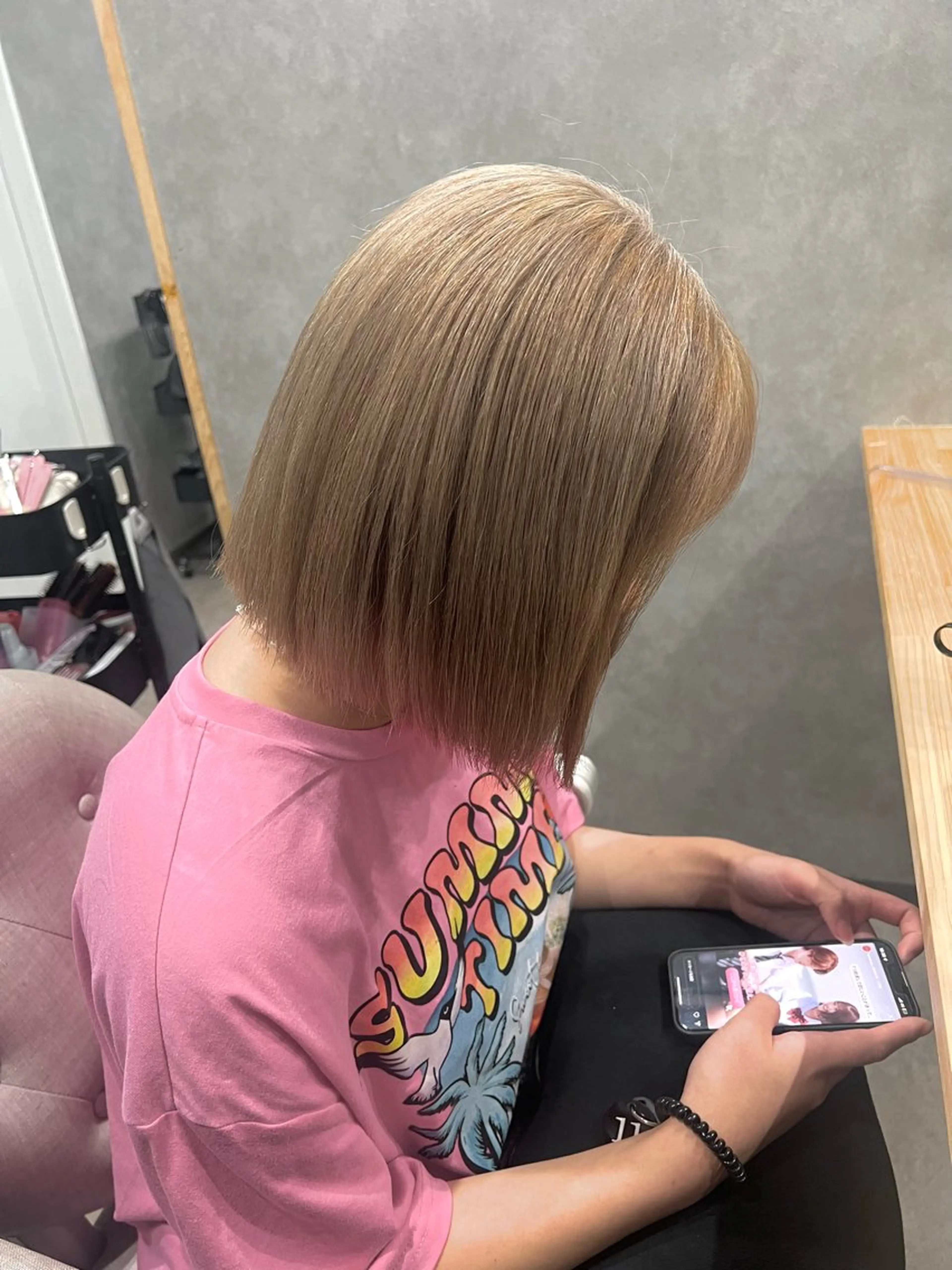 ショート カラー ベージュカラー ブリーチ ミルクティーベージュ ヘアカラー トリートメント 🎀🕊RION 🩰のヘアスタイル