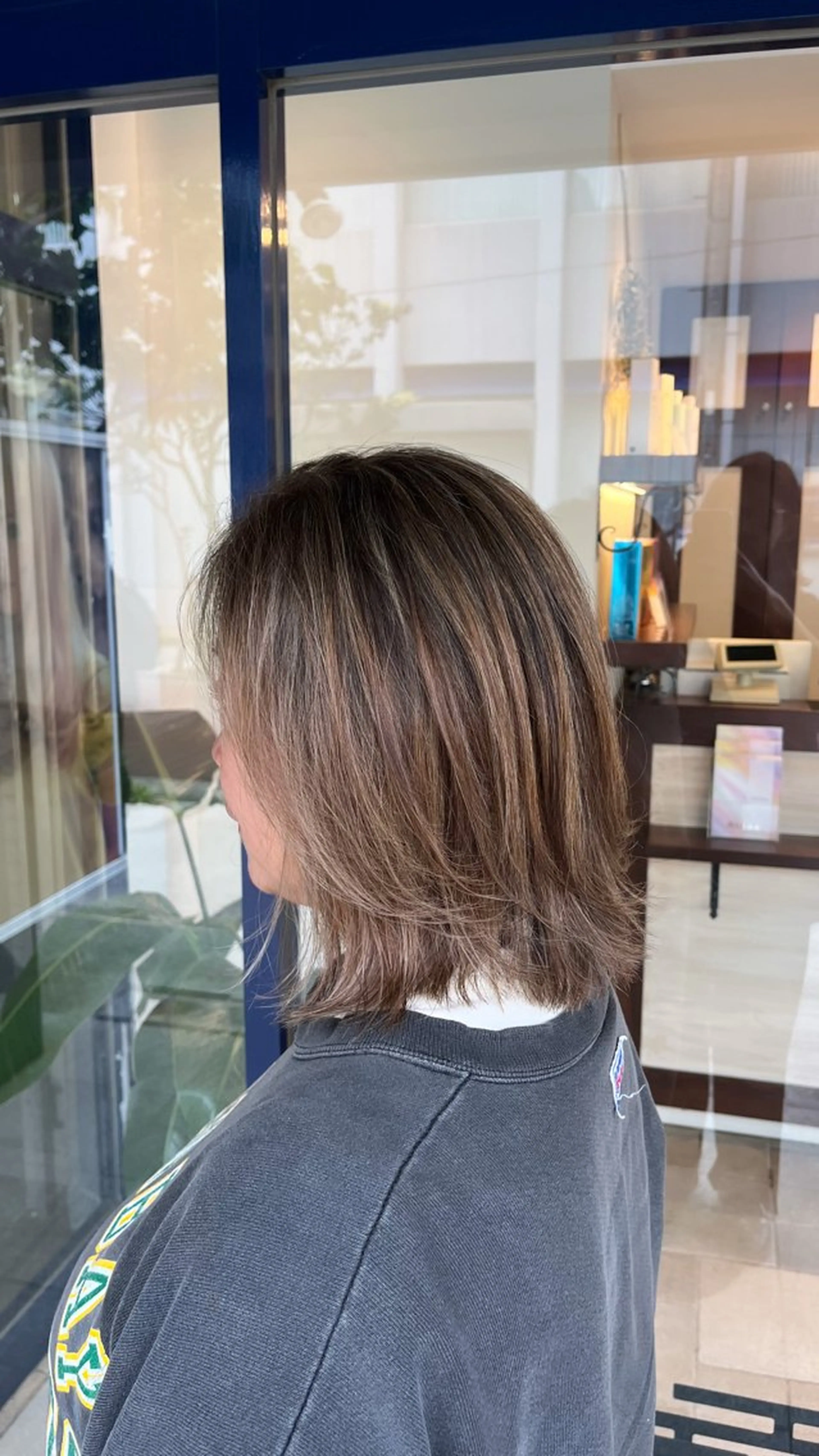 ミディアム ハイライト カット ヘアカラー 大人透明感艶カラー 寺田稜のヘアスタイル