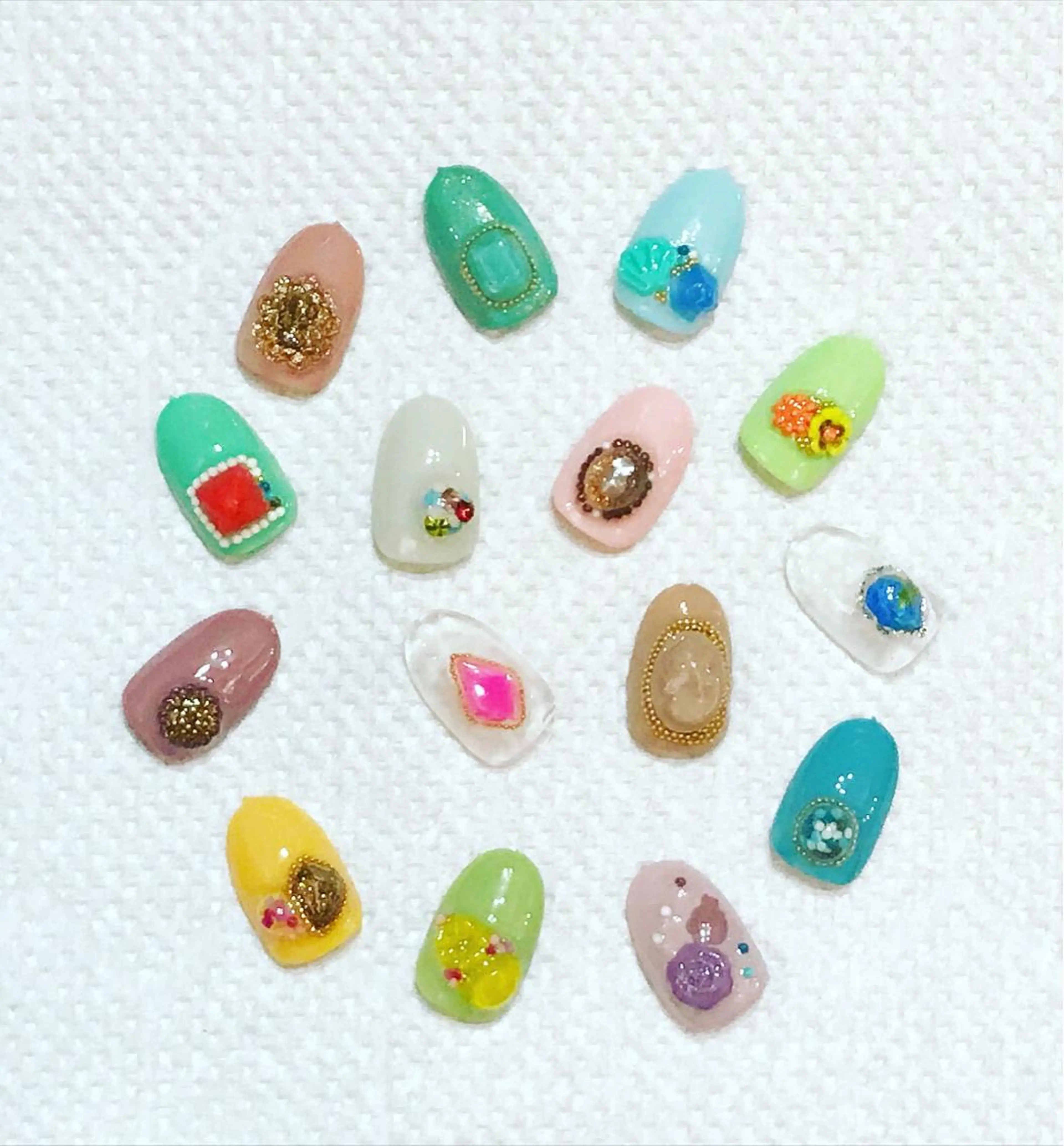 ネイル ジェルネイル mmagicca. 【 まじか. 】のネイルデザイン