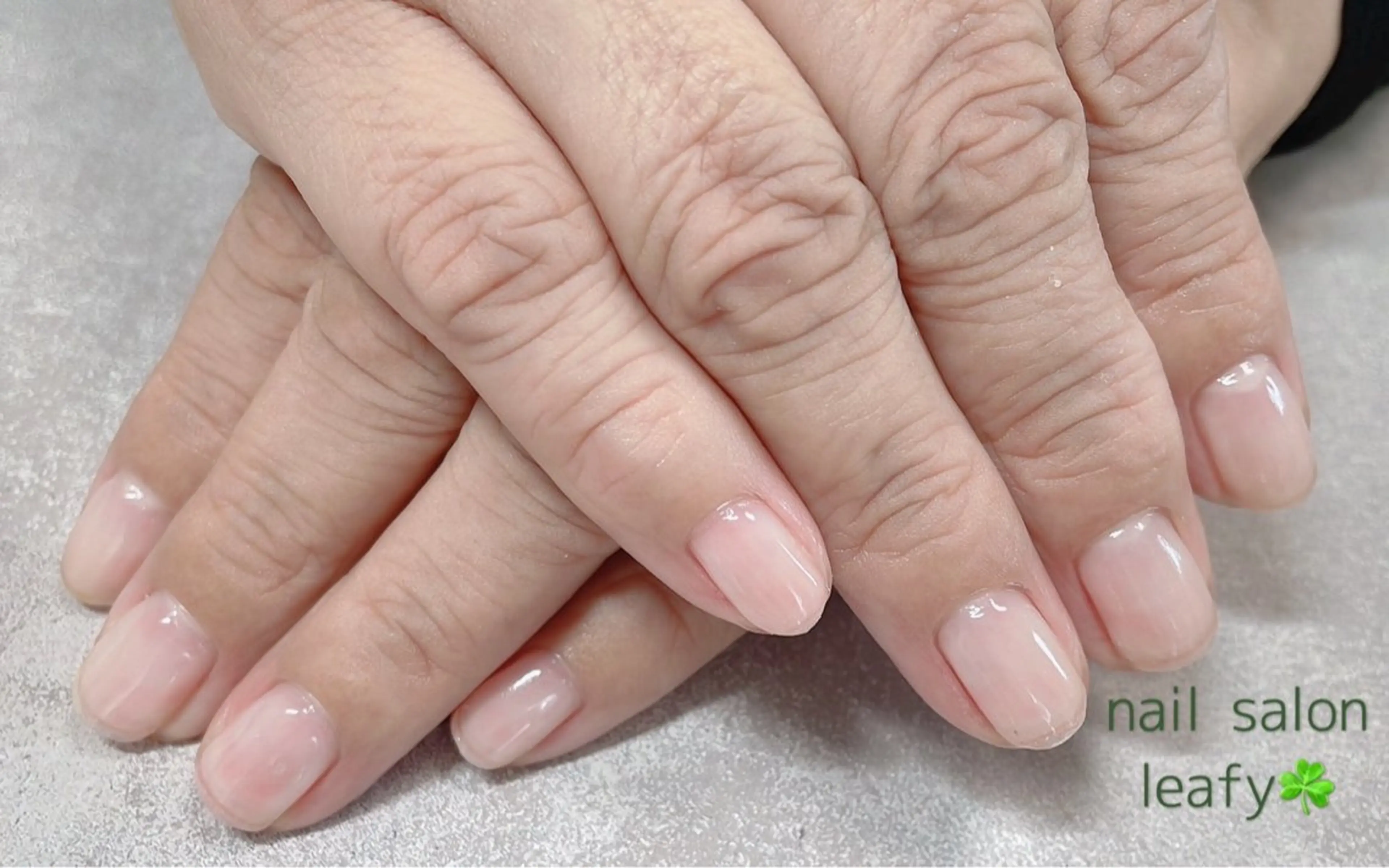 ネイル クリアネイル ワンカラーネイル ネイルサロン leafyのネイルデザイン