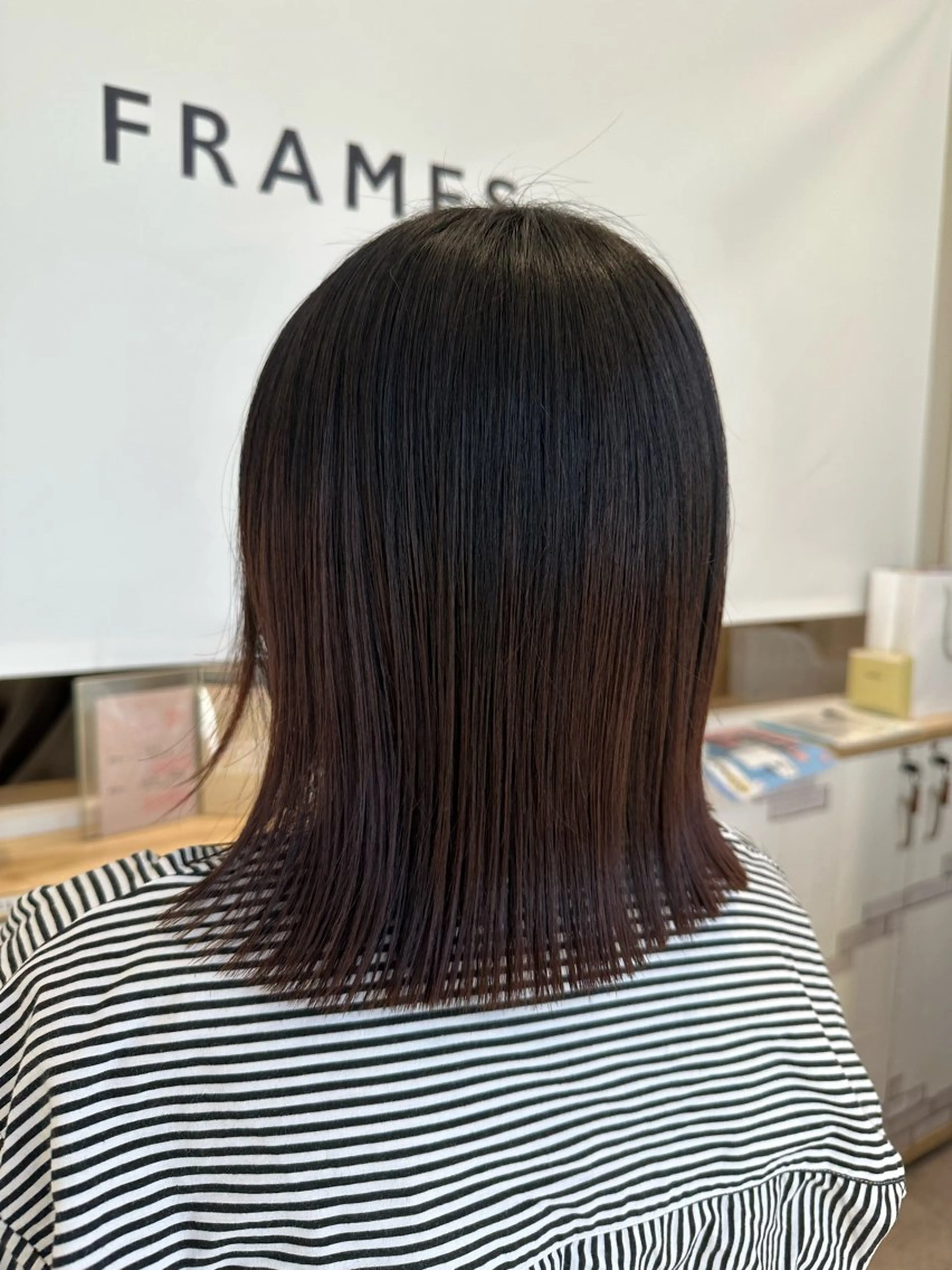 ミディアム ボブ 柴崎 悠乃のヘアスタイル