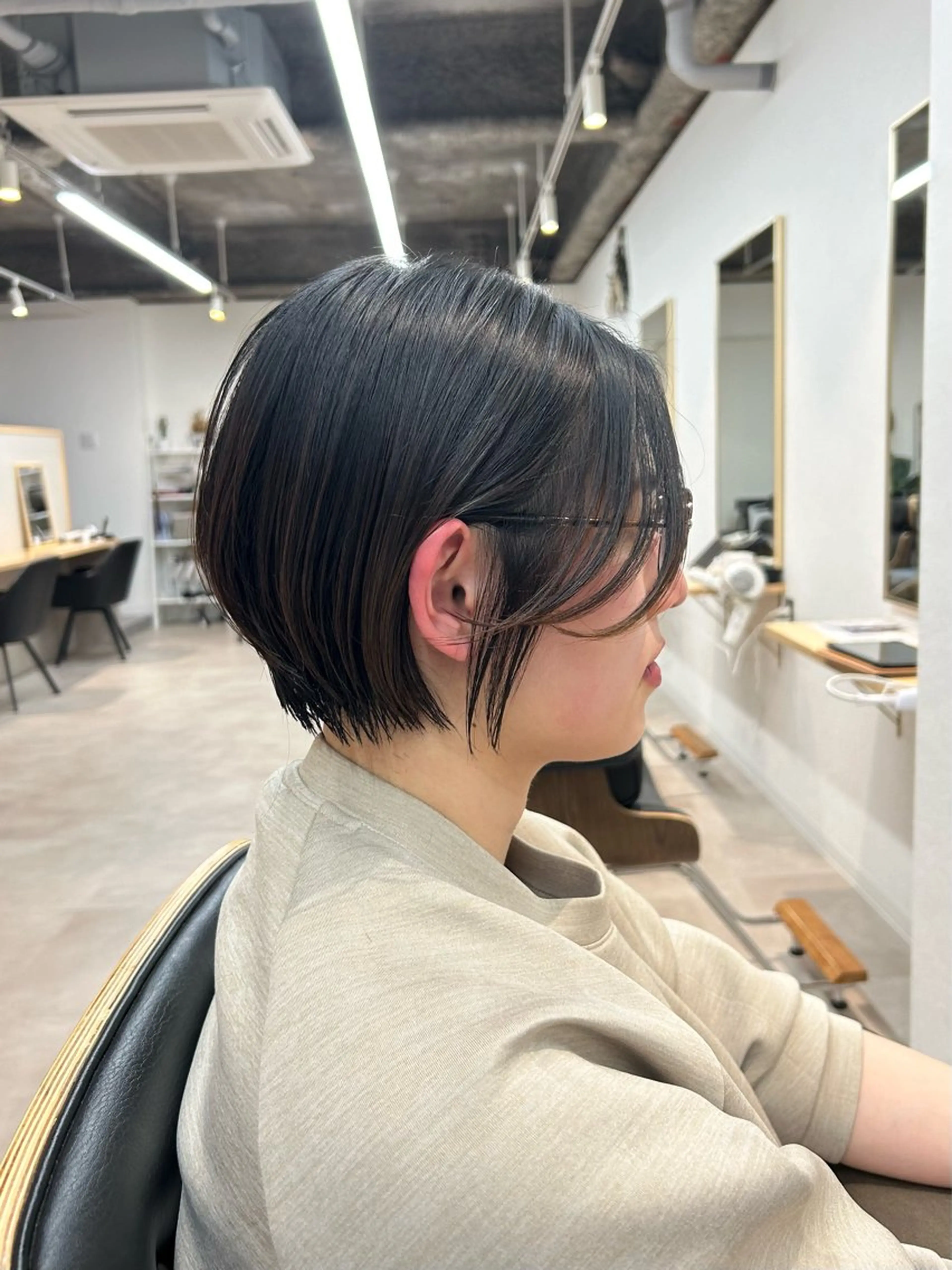 ショート カラー ショートボブ ボブ ショートヘア カット ヘアカラー 艶カラー/レイヤー/ ハイトーン/まなみのヘアスタイル