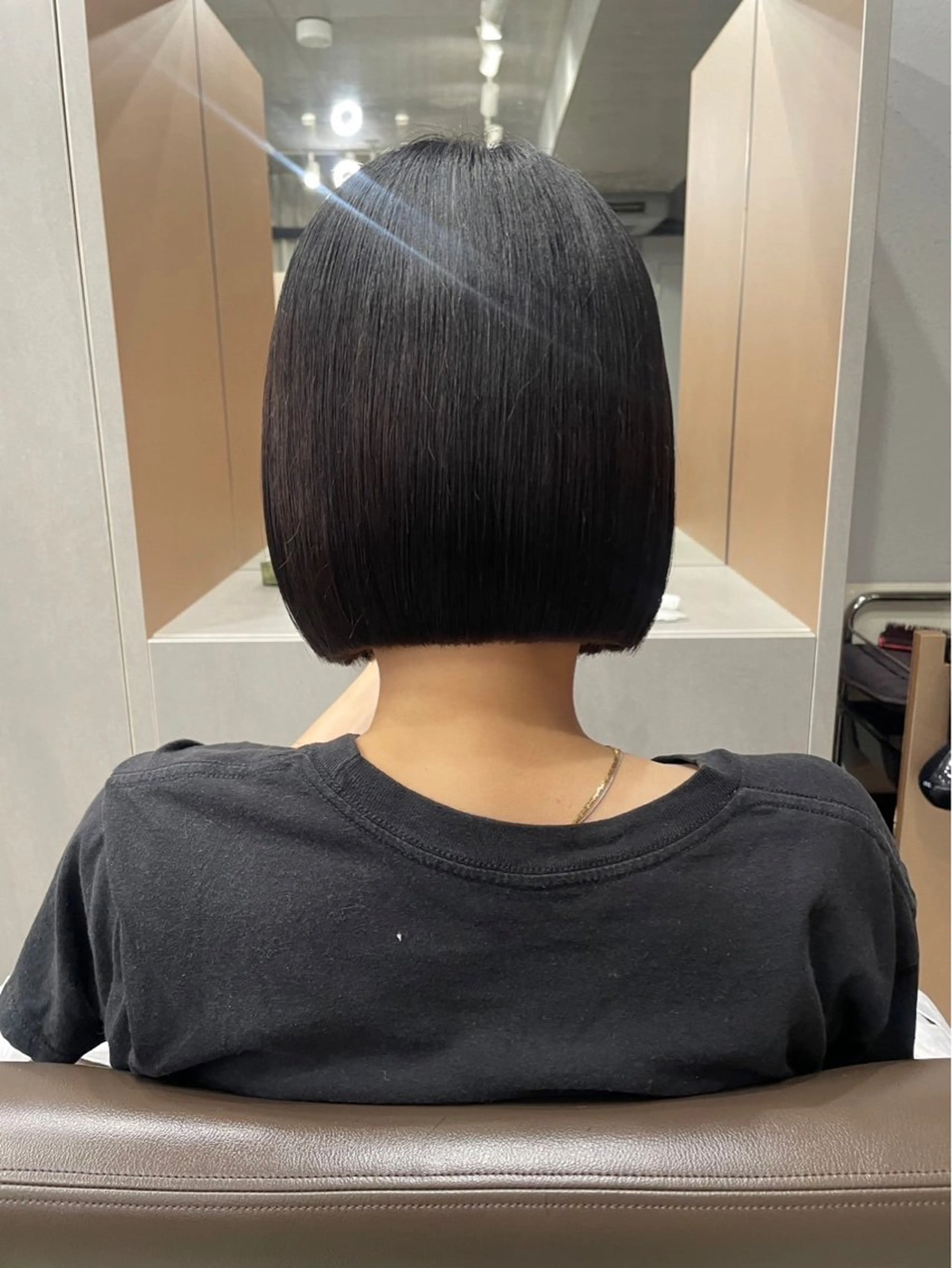 ミディアム カラー 曲がる縮毛矯正 センターパートのヘアスタイル