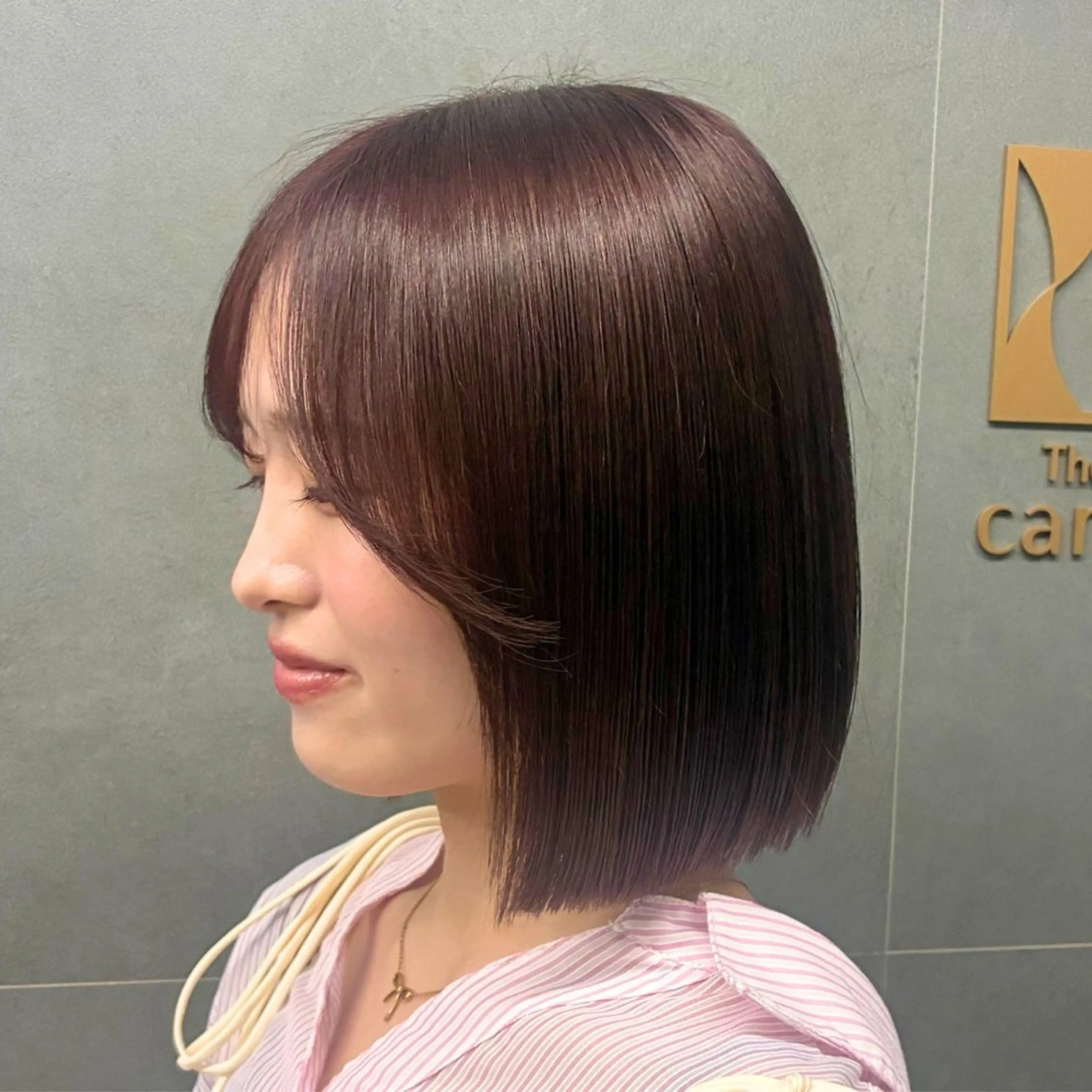 ミディアム カラー ボルドーカラー ボブ SUZUNO🤎ボブ レイヤー🫧顔周りのヘアスタイル