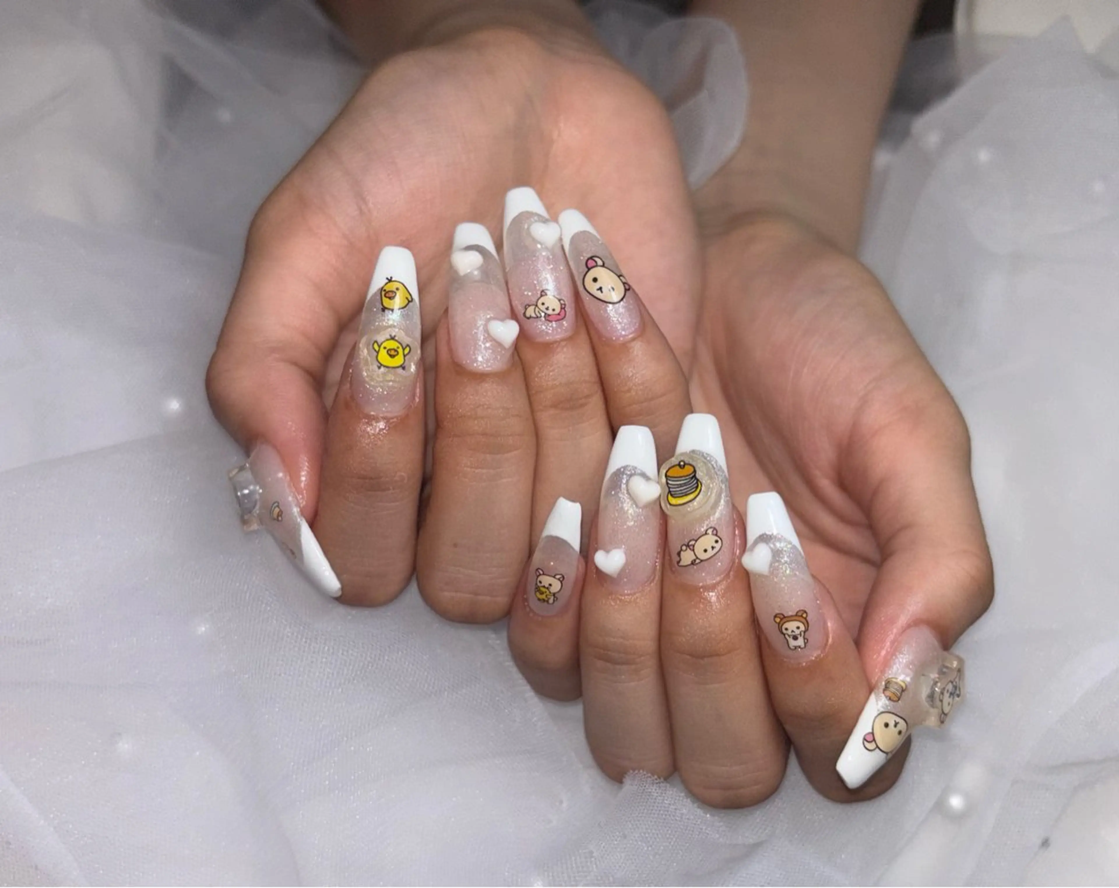 ネイル ハンドネイル 𝐁𝐞𝐥𝐥 𝐦𝐞のネイルデザイン