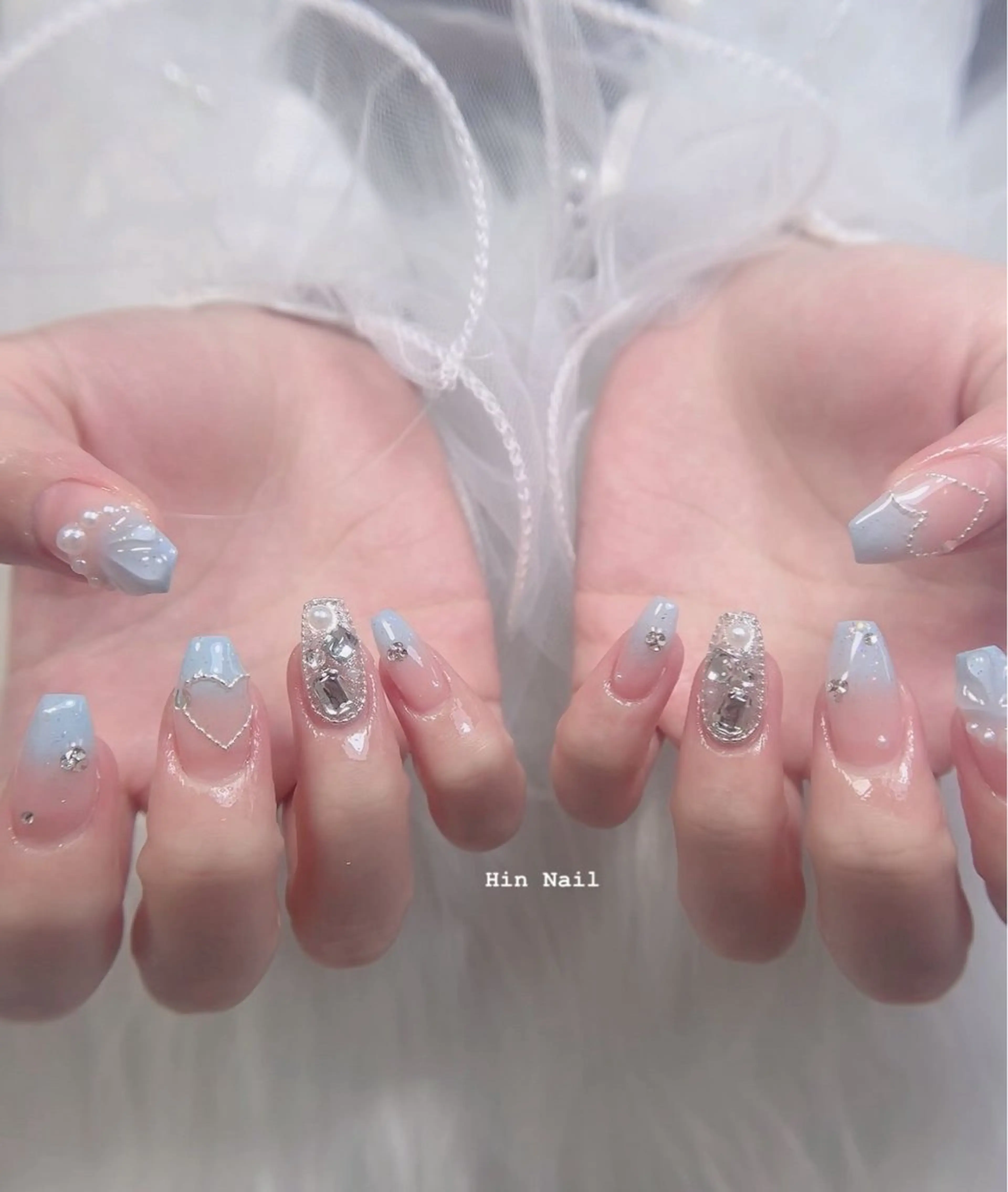 ネイル ハンドネイル Hin Nailsのネイルデザイン