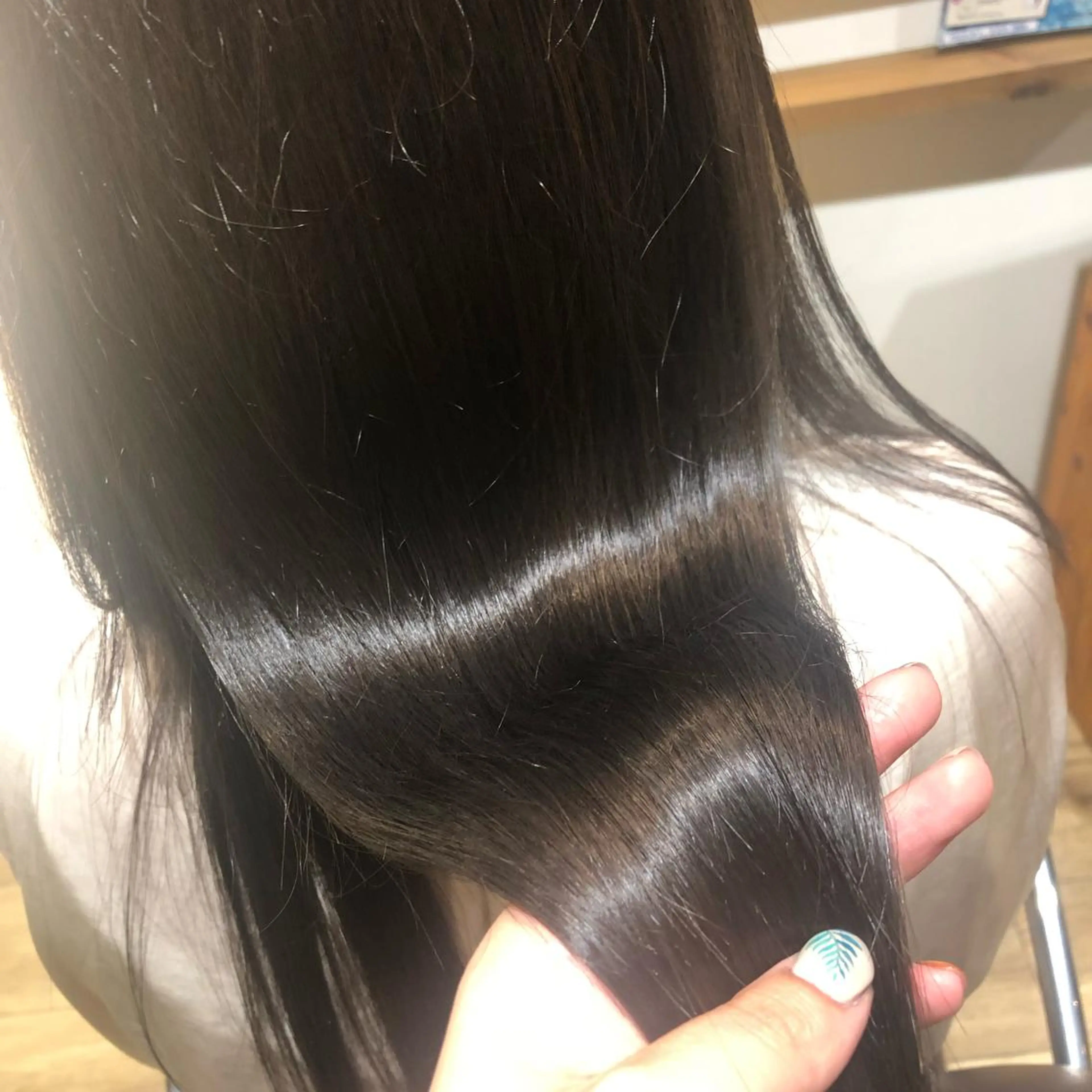 ロング カラー 小森 樹奈のヘアスタイル