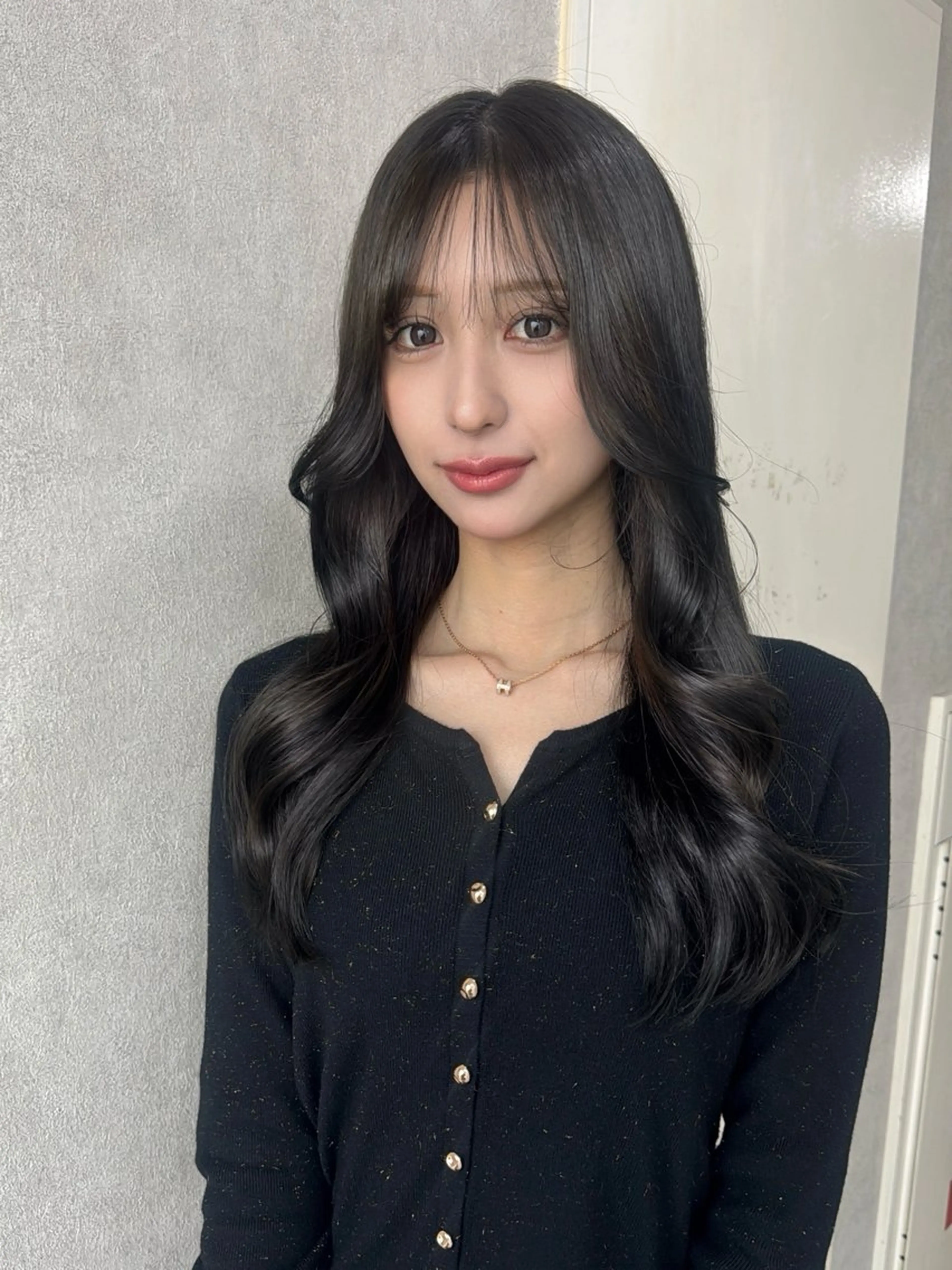 ロング カラー アッシュ アッシュブラウン ベージュカラー 黒髪 ブリーチ 赤み無し柔らかカラー 【梅田】madokaのヘアスタイル