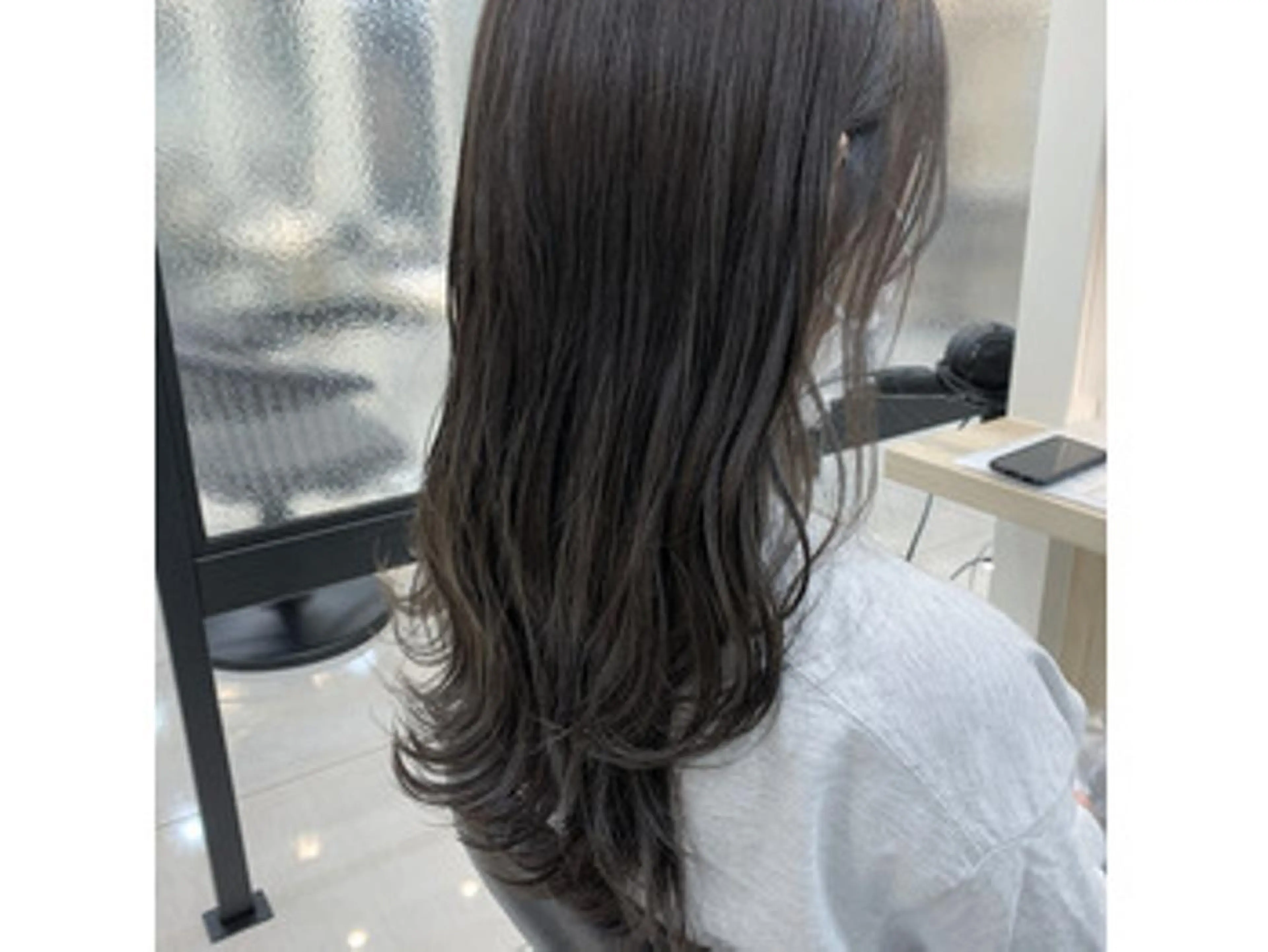 カラー 柔らか透明感カラー ｜ほんのりレイヤー｜のヘアスタイル