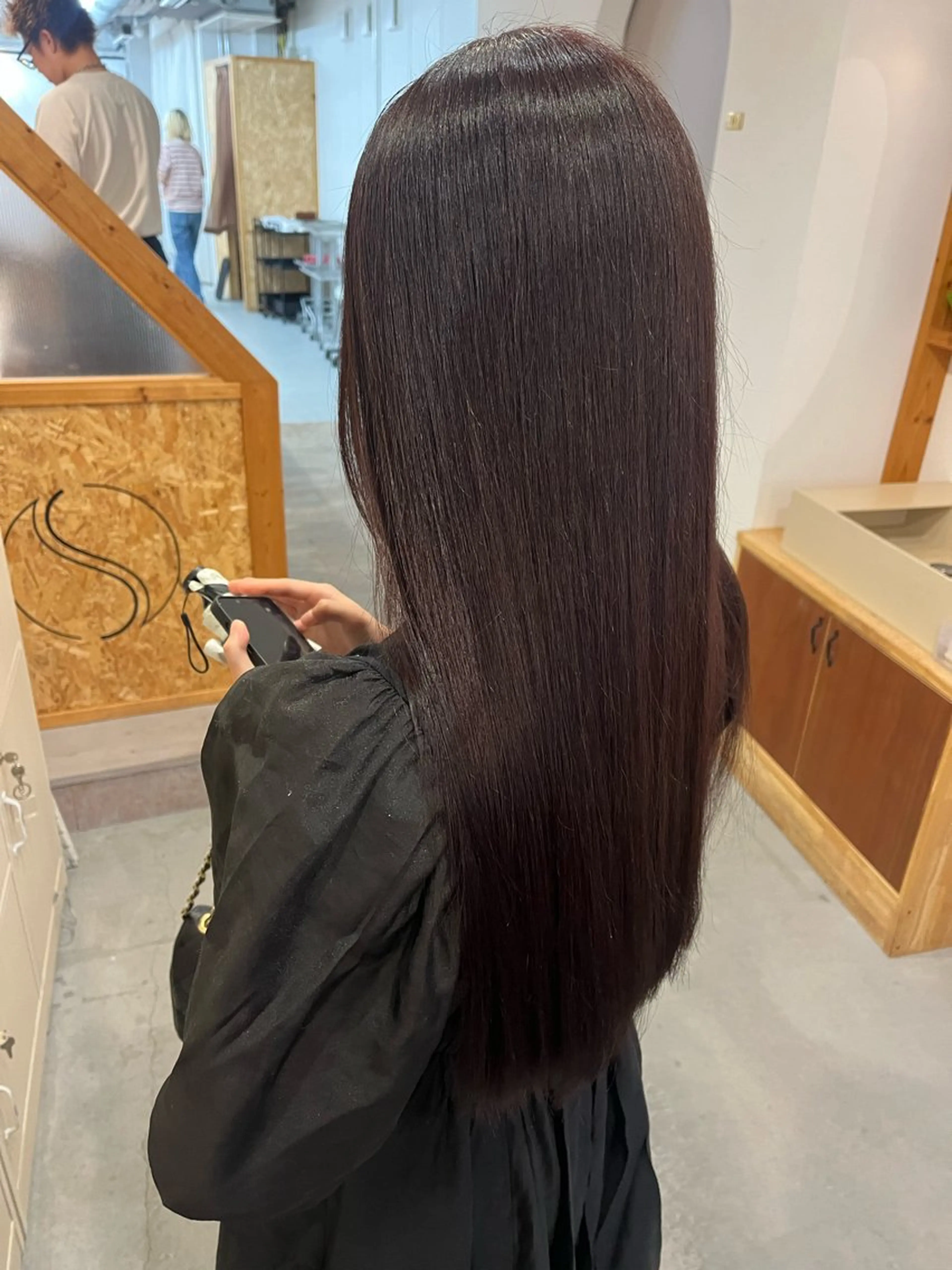 ロング ヘアカラー わだ なつきのヘアスタイル