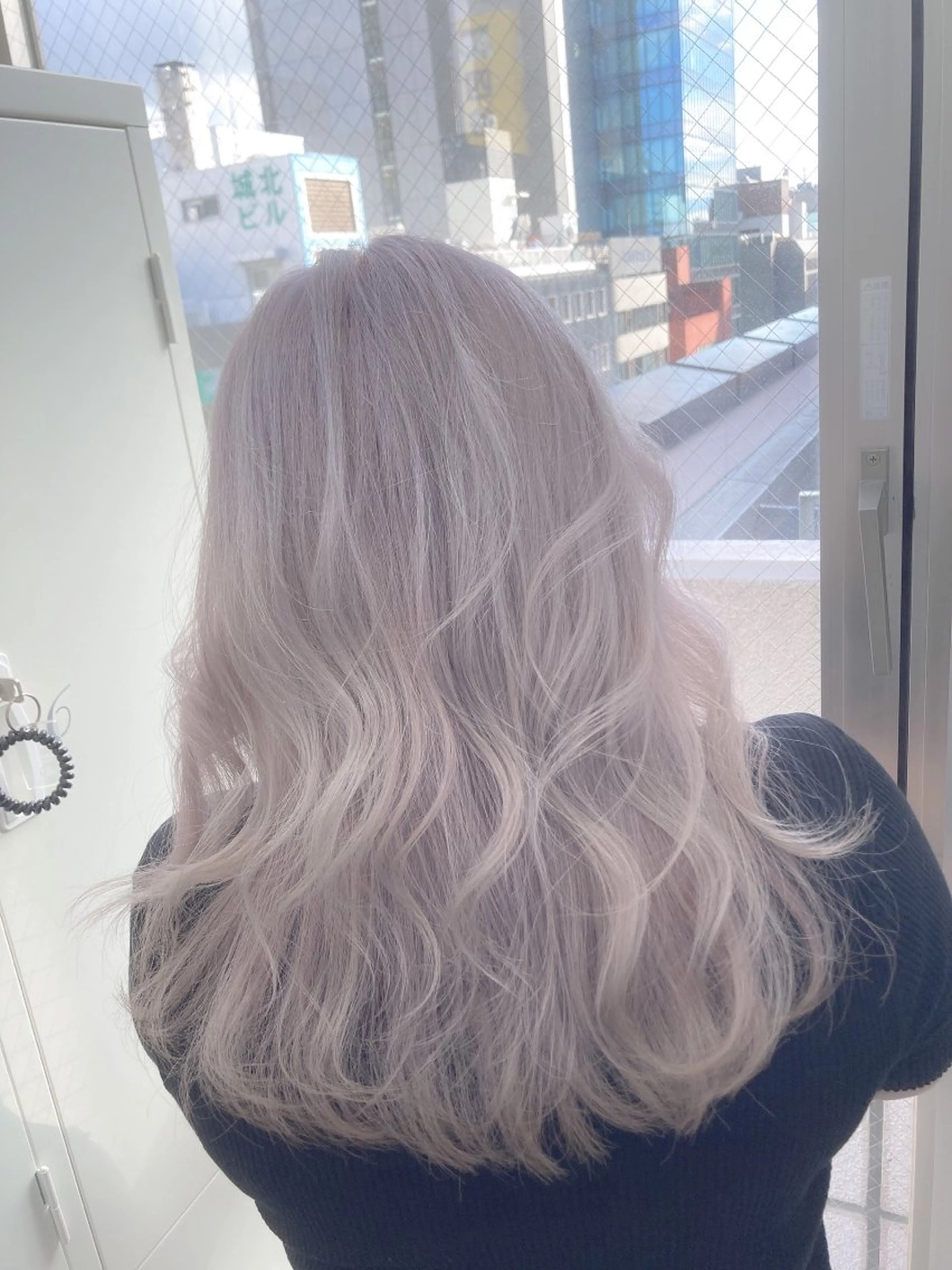 セミロング カラー ✨美髪矯正×髪質改善 🍎カイト🍎渋谷のヘアスタイル