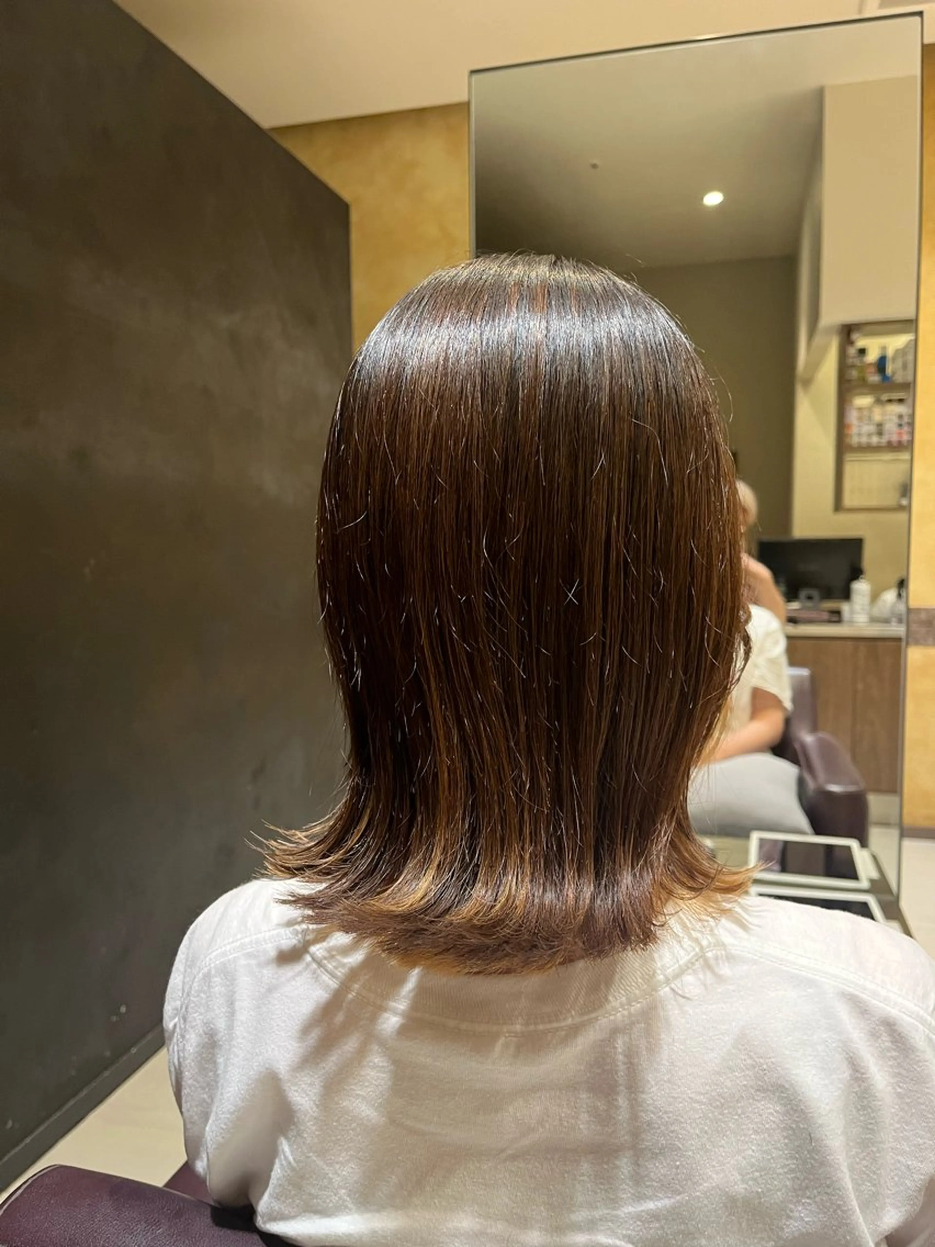 ミディアム ルナ｜縮毛矯正 ×デザインカラー🥝のヘアスタイル