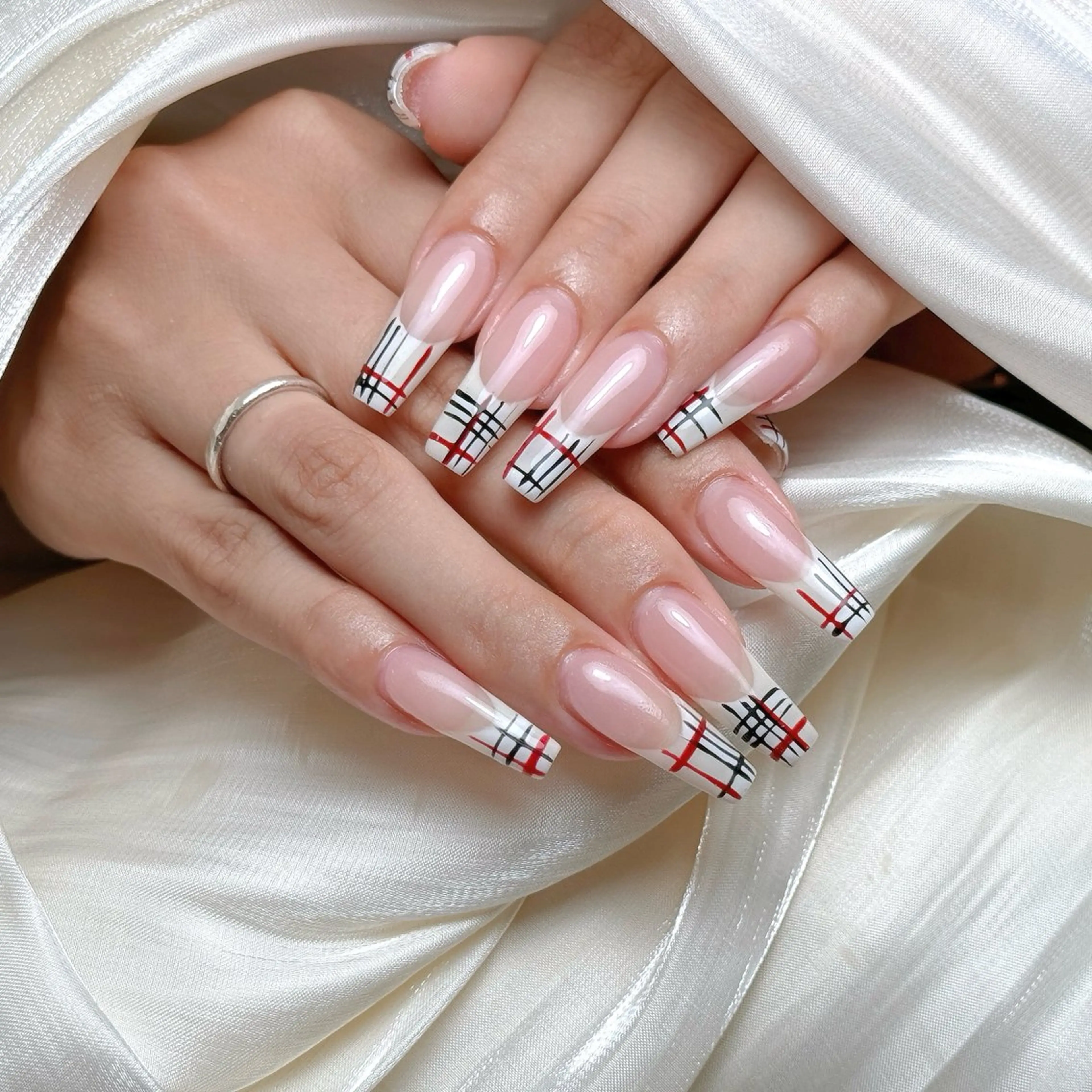 ネイル Maggie Nail🦩のネイルデザイン