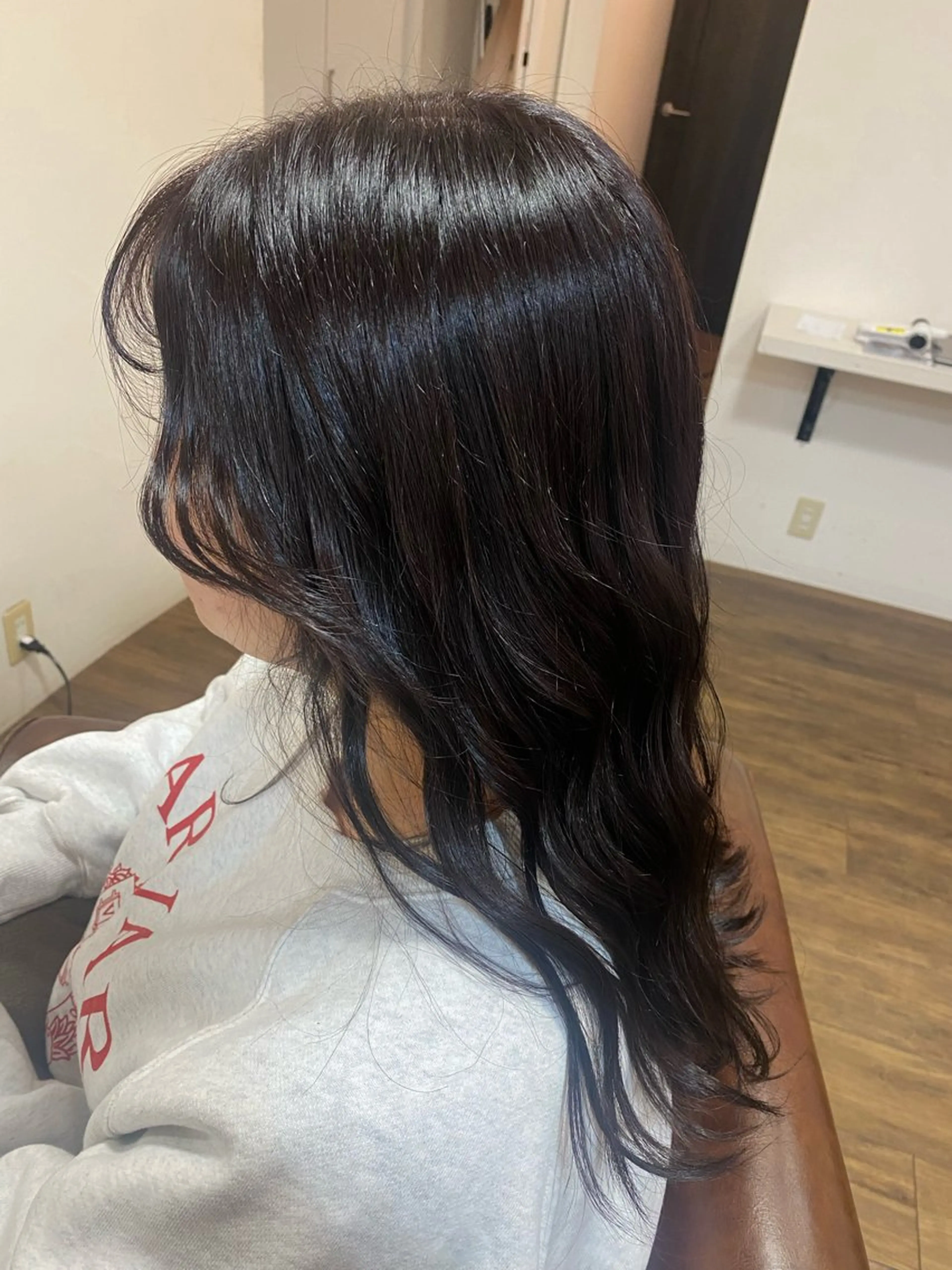 ロング カラー 牧 藍歌のヘアスタイル